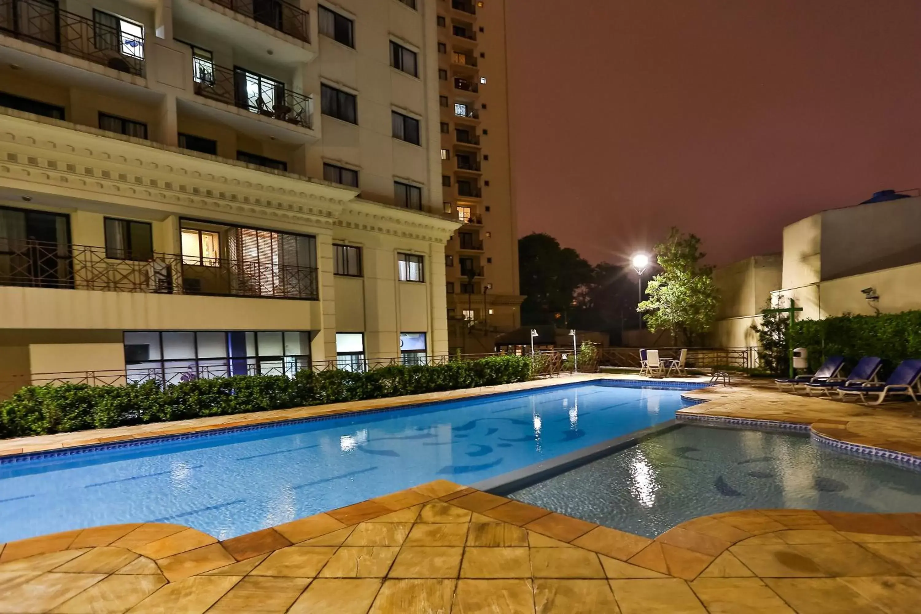 Swimming Pool in Quality Suites Vila Olimpia