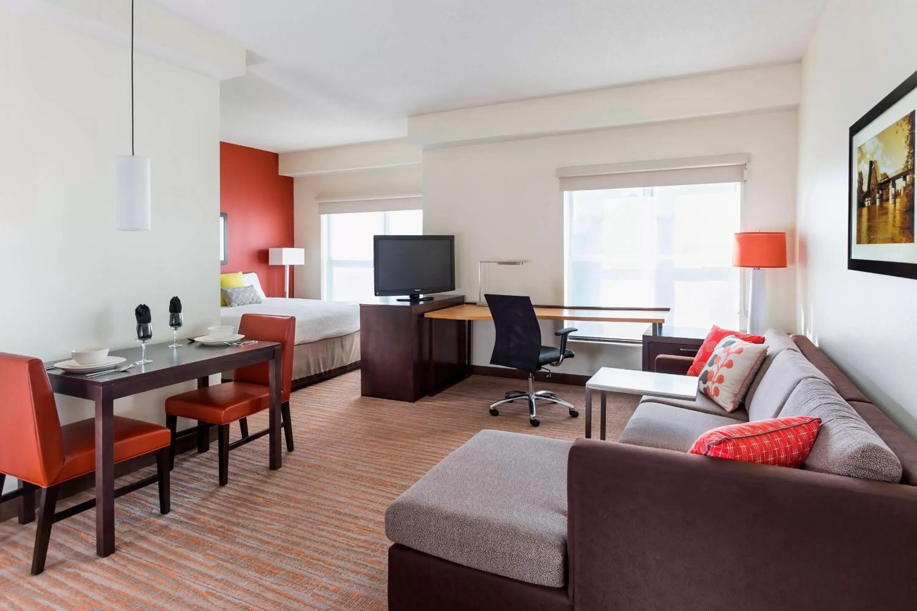 Photo of the whole room, Seating Area in Residence Inn by Marriott Bloomington by Mall of America