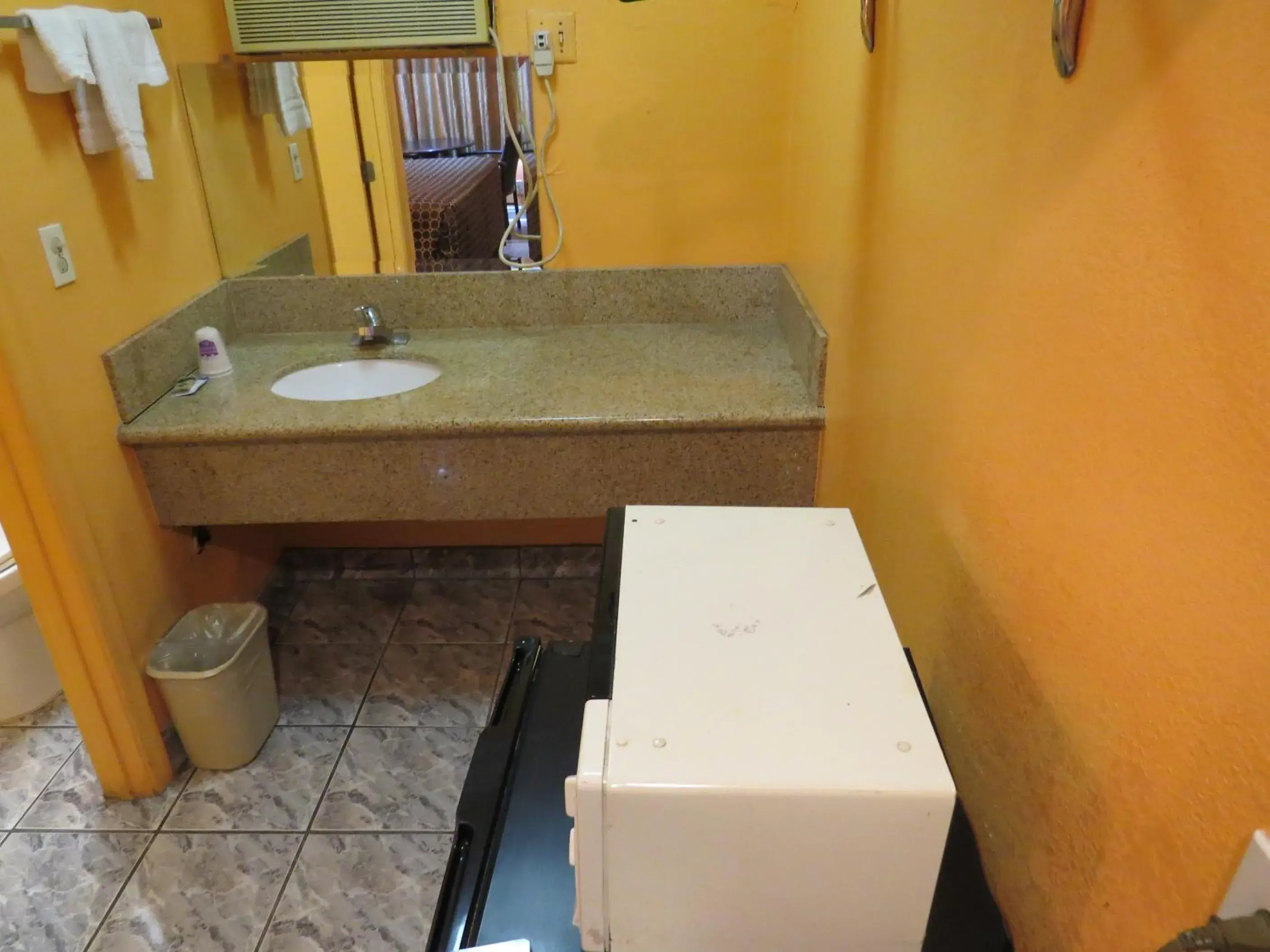 Bathroom in Calico Motel