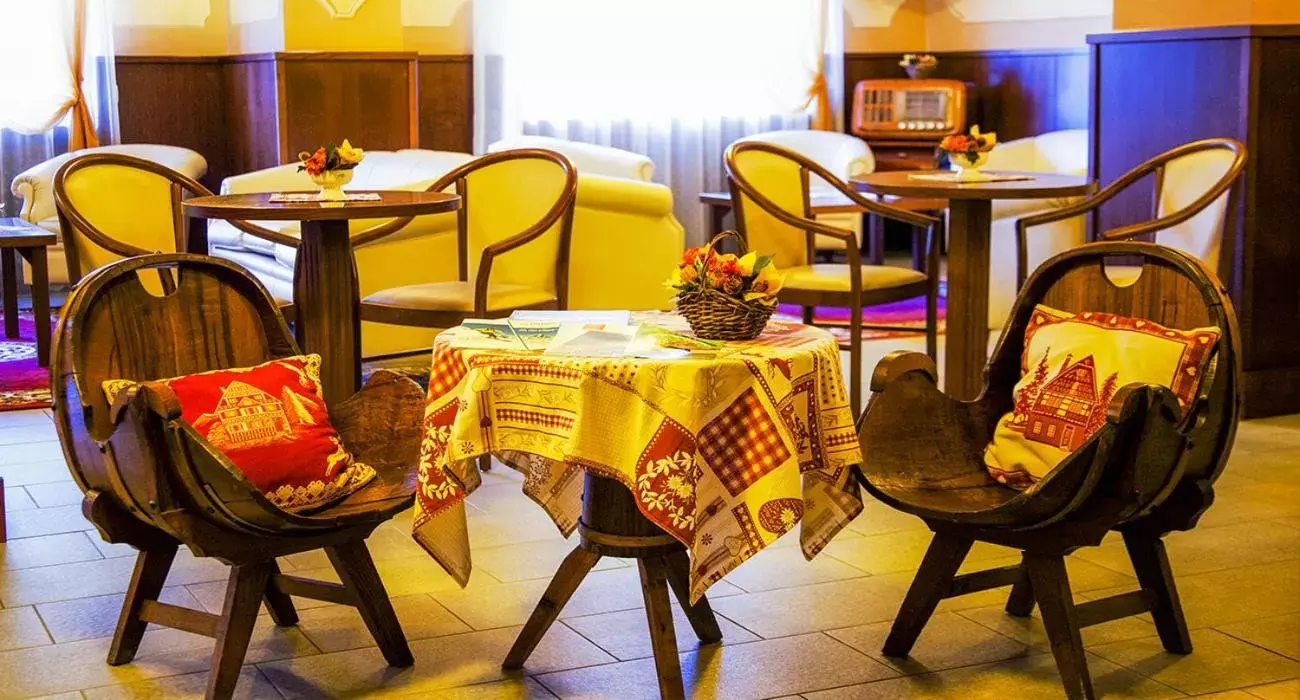 Restaurant/Places to Eat in Hotel Dama Bianca