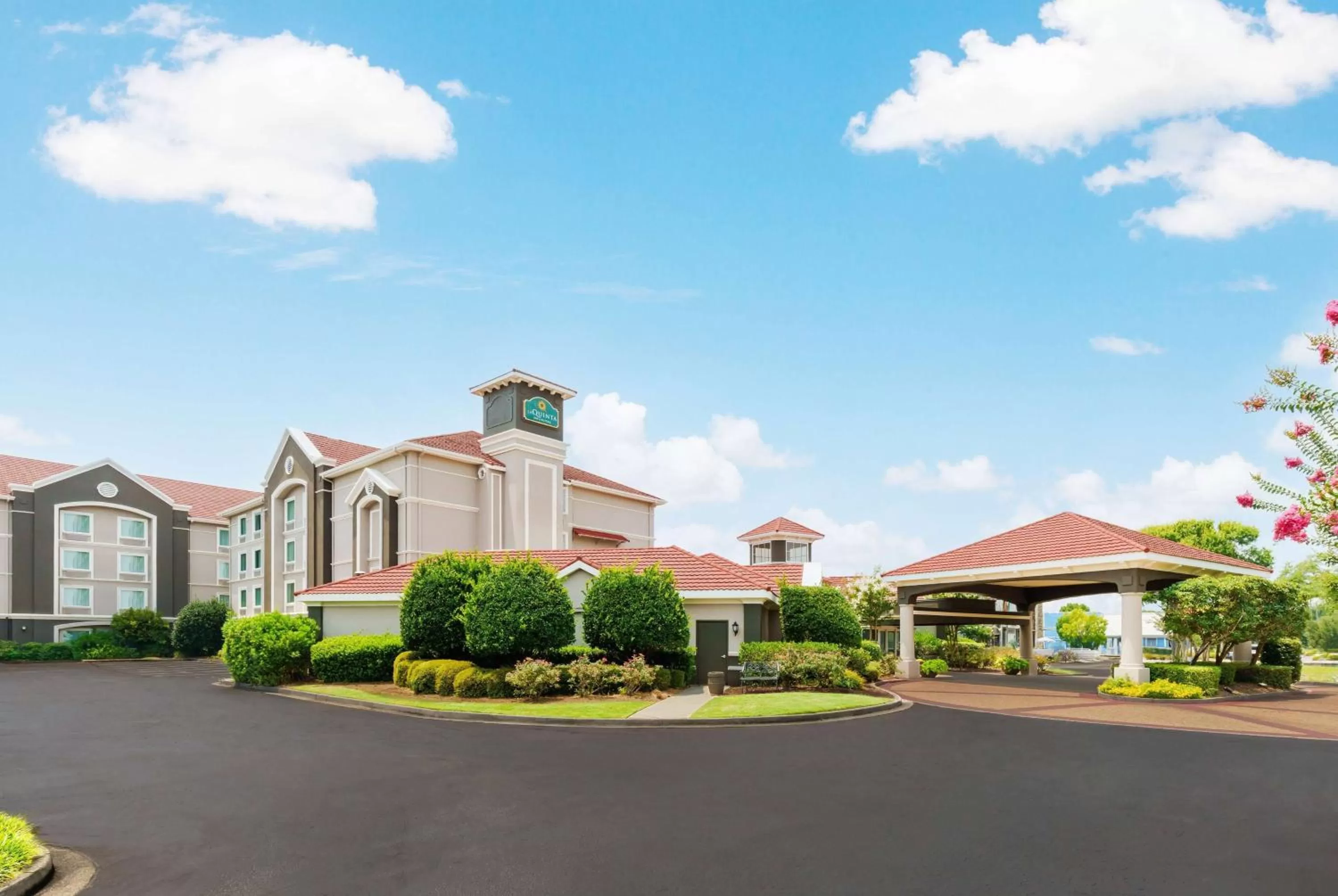 Property building in La Quinta by Wyndham Myrtle Beach Broadway Area