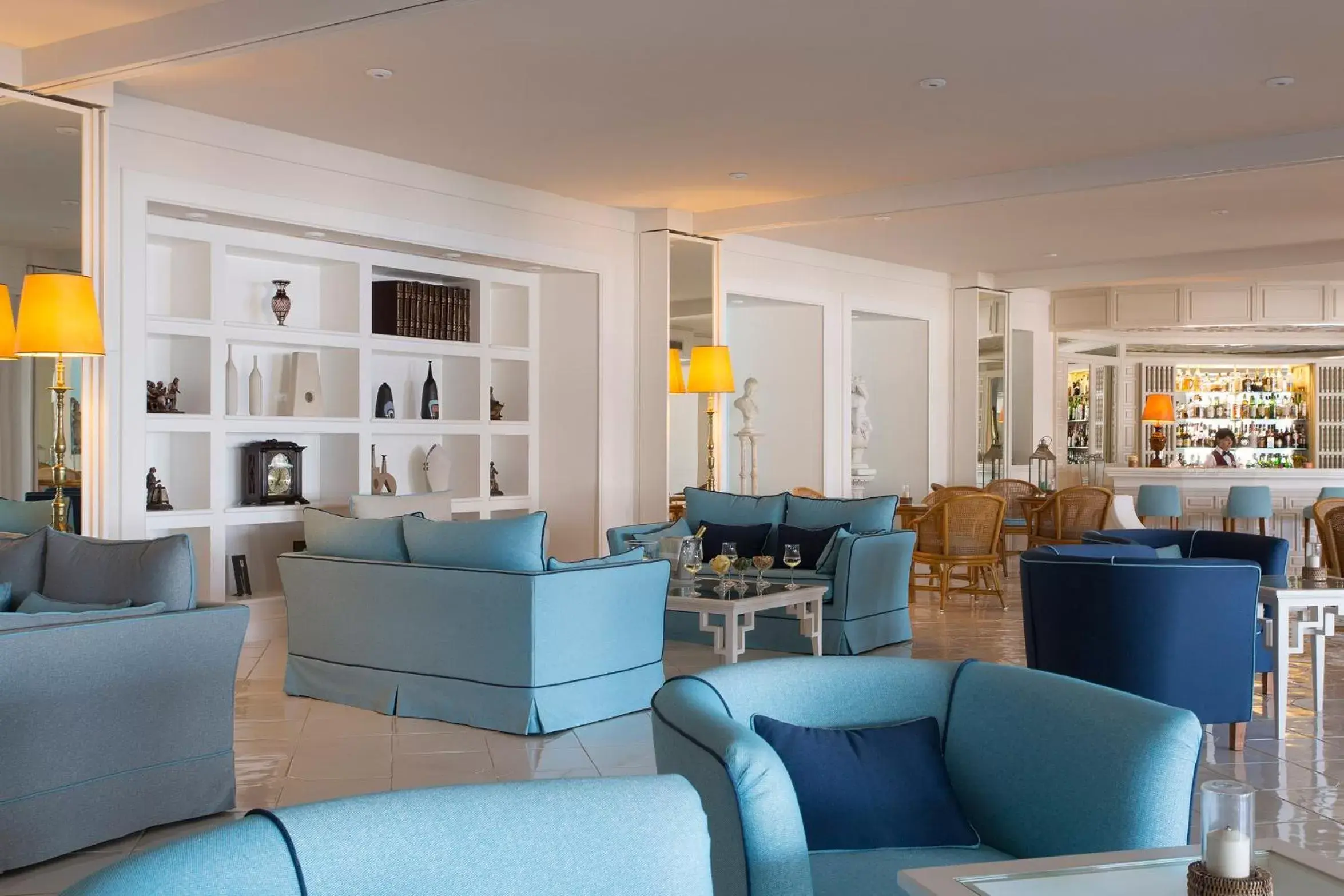 Communal lounge/ TV room, Lounge/Bar in Grand Hotel Capodimonte