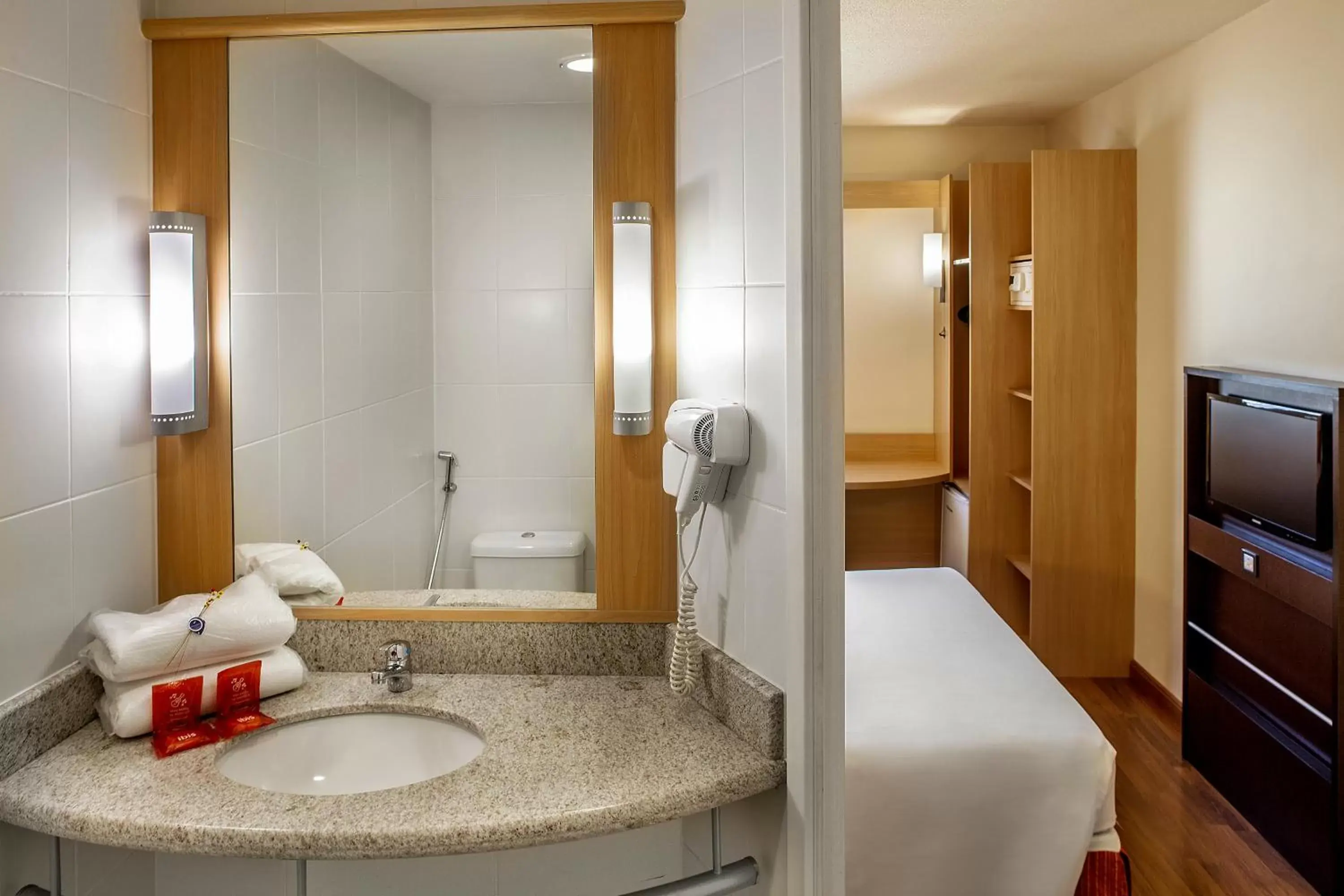 Toilet, Bathroom in ibis Belo Horizonte Liberdade