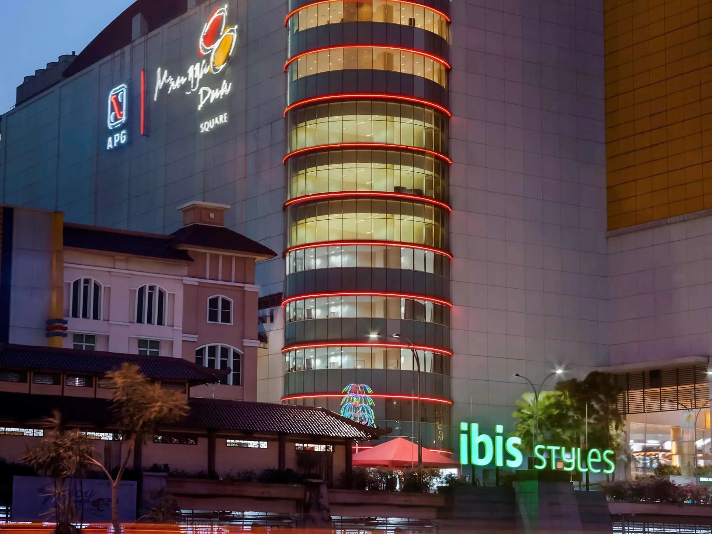 Property building in Ibis Styles Jakarta Mangga Dua Square Property building in Ibis Styles Jakarta Mangga Dua Square