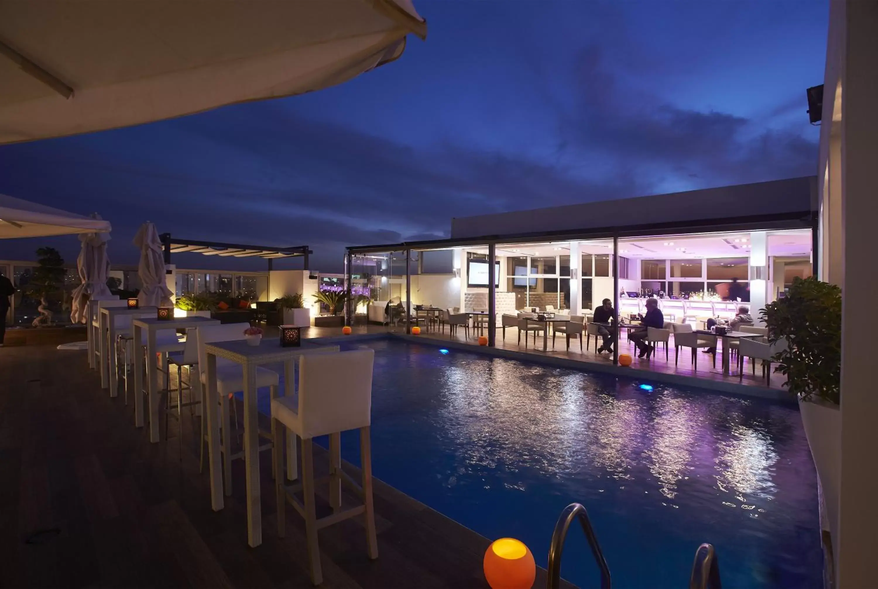 Swimming Pool in Mövenpick Hotel Casablanca