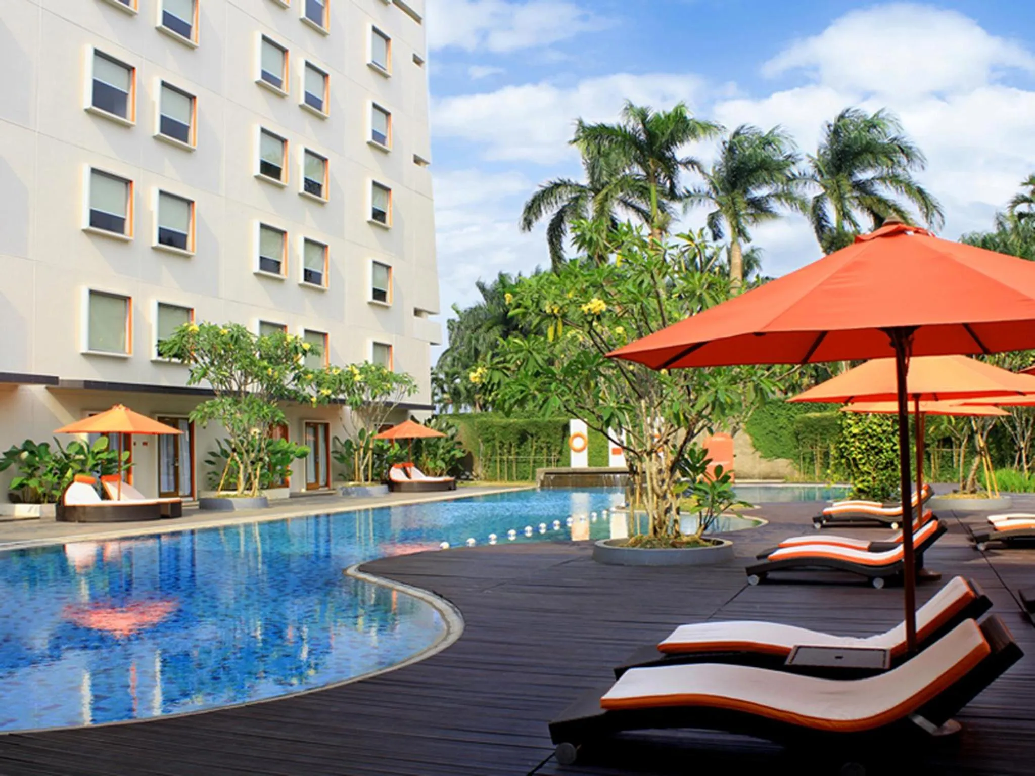 Swimming pool in HARRIS Hotel Sentul City Bogor