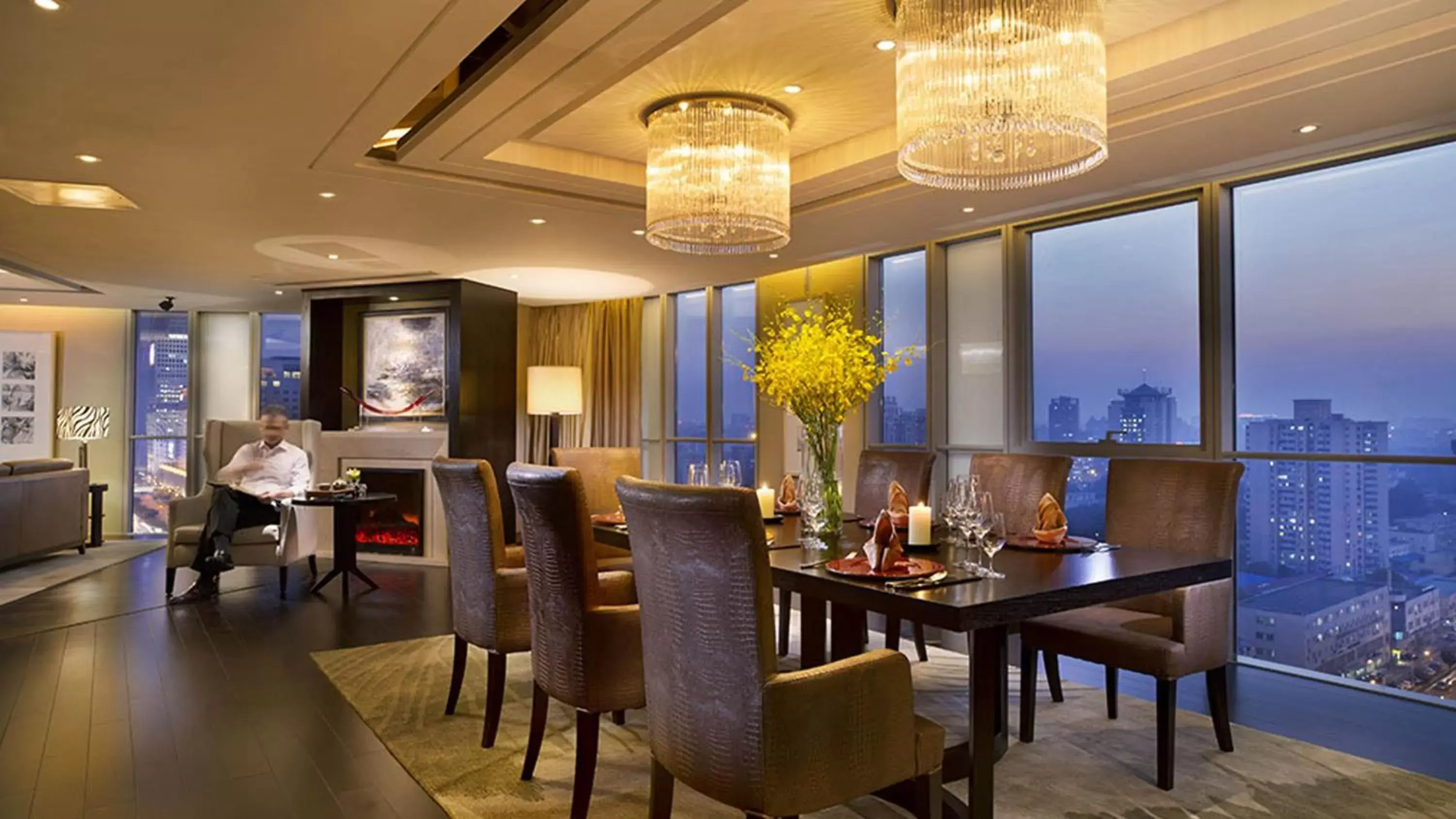 Photo of the whole room, Dining Area in InterContinental Beijing Beichen, an IHG Hotel