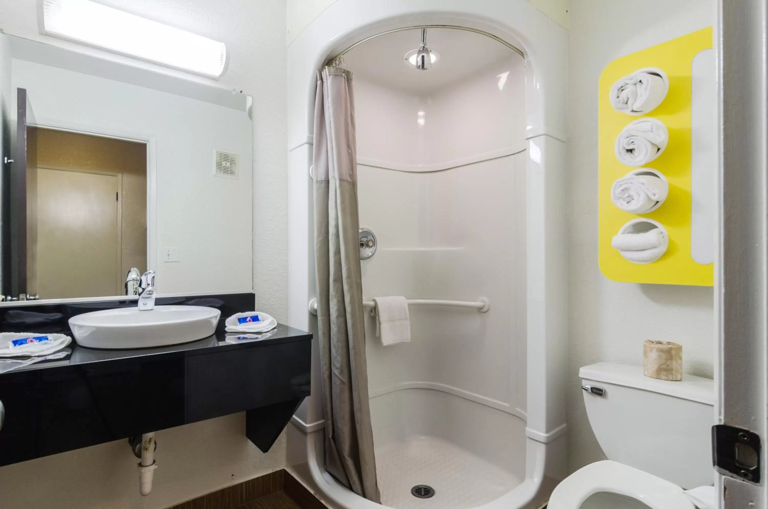 Bathroom in Motel 6-Seattle, WA - Sea-Tac Airport South