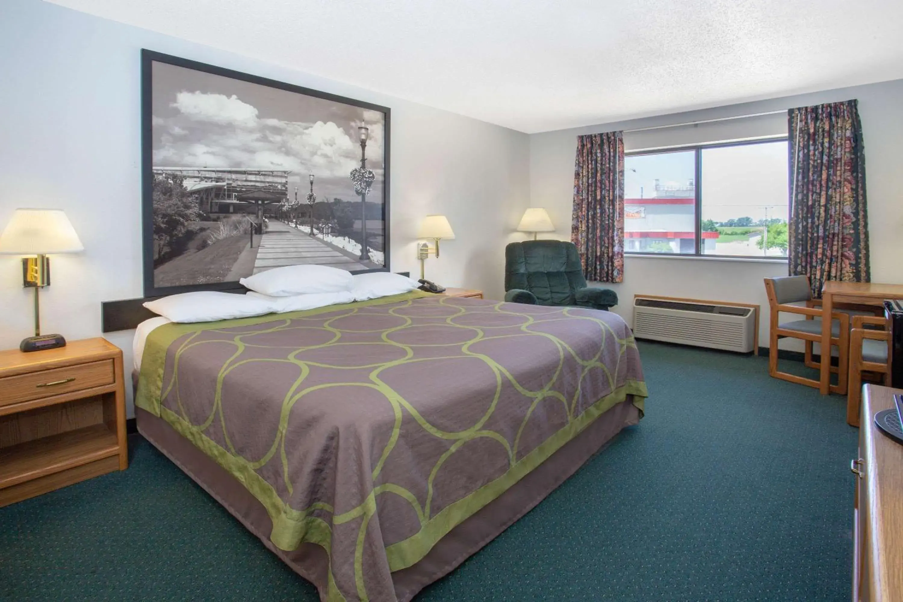 Photo of the whole room, Bed in Super 8 by Wyndham Dewitt Photo of the whole room, Bed in Super 8 by Wyndham Dewitt