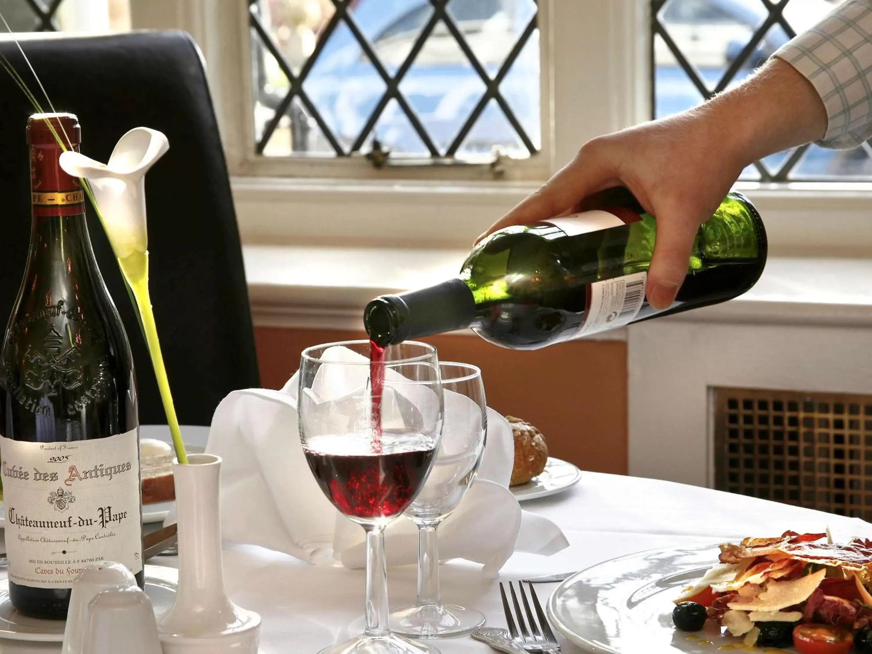 Restaurant/places to eat, Drinks in Mercure Letchworth Hall Hotel