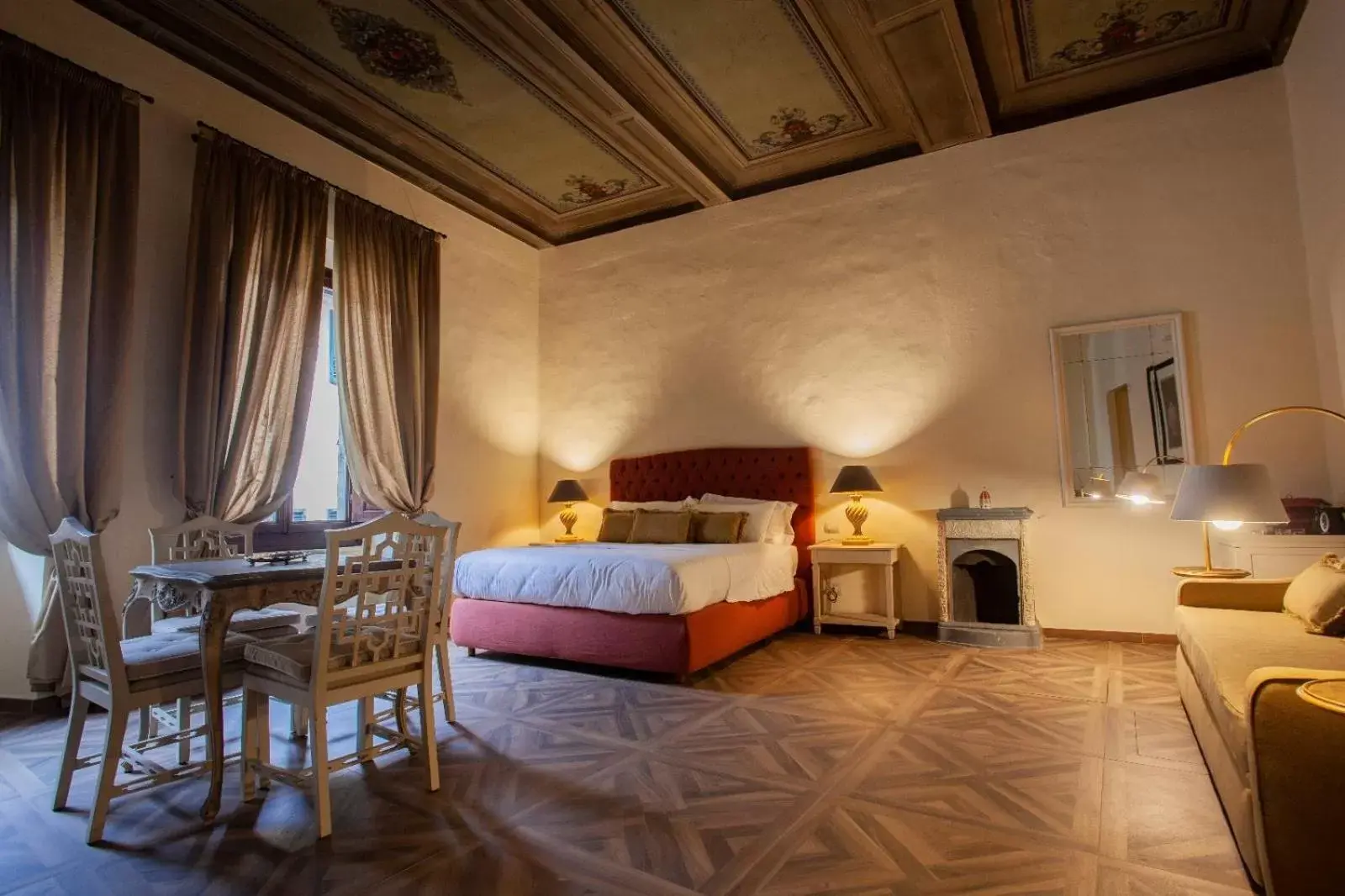 Photo of the whole room, Bed in Palazzo Martellini Residenza d'epoca