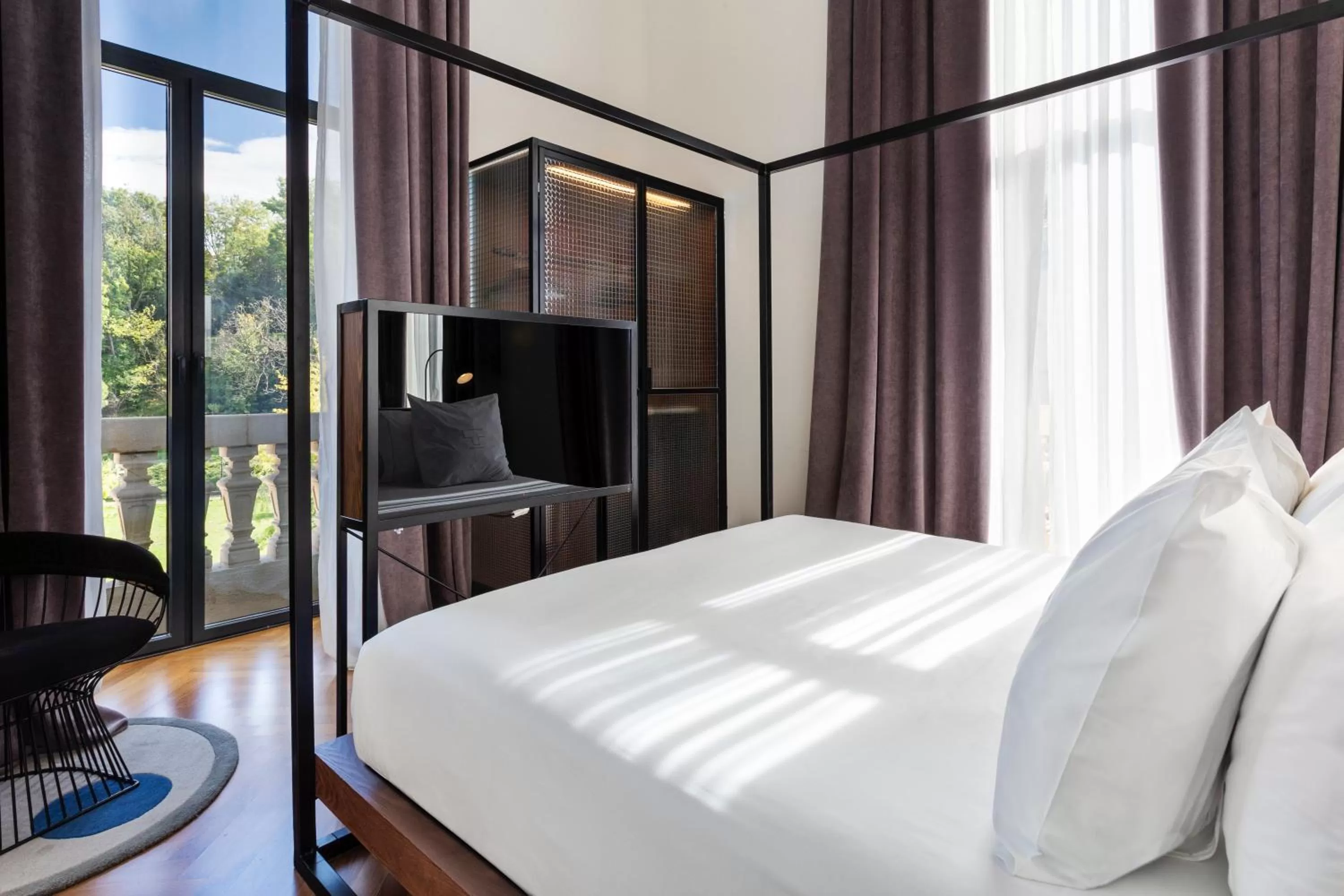 Bed in One Shot Tabakalera House