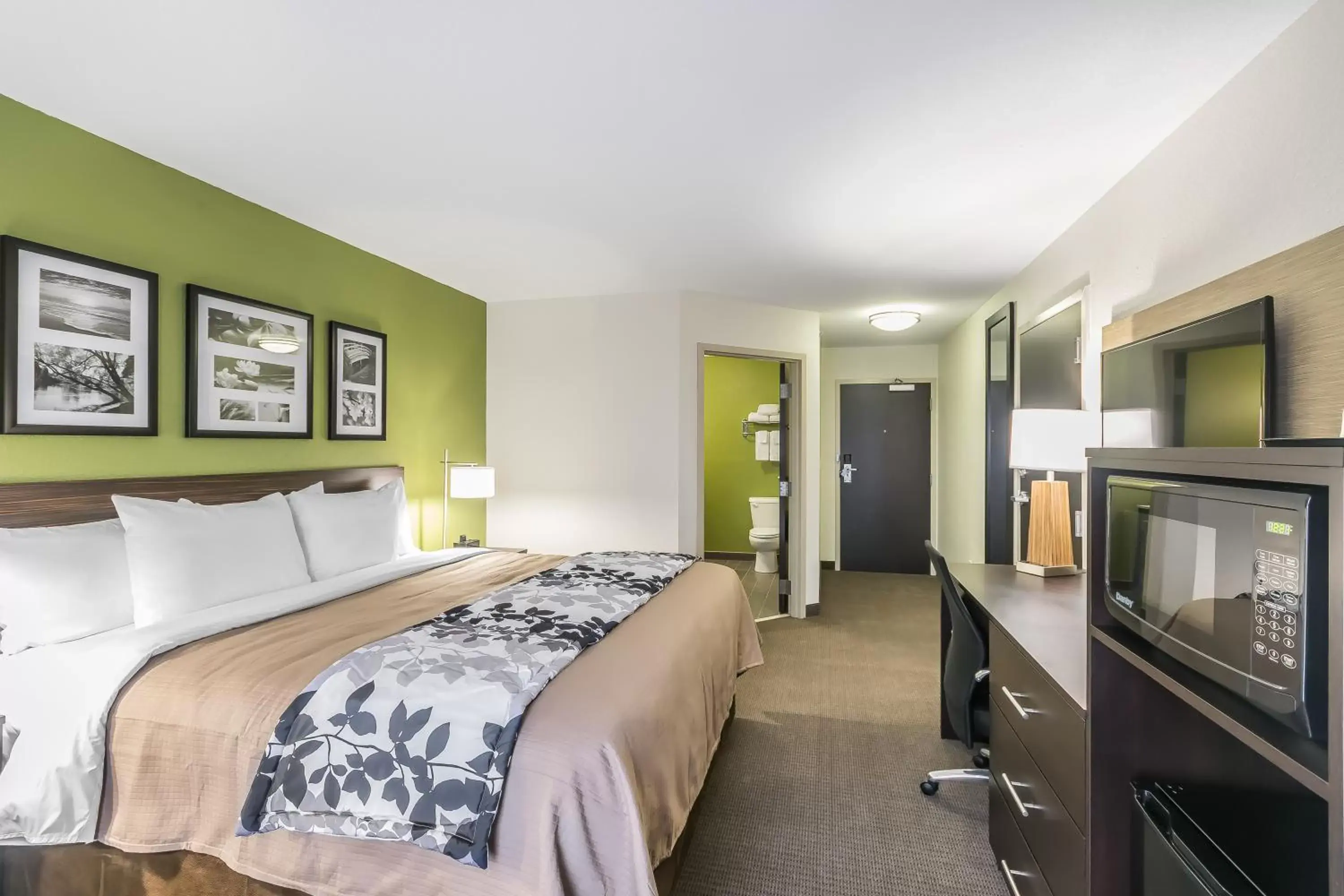 Bedroom in Sleep Inn & Suites Columbia