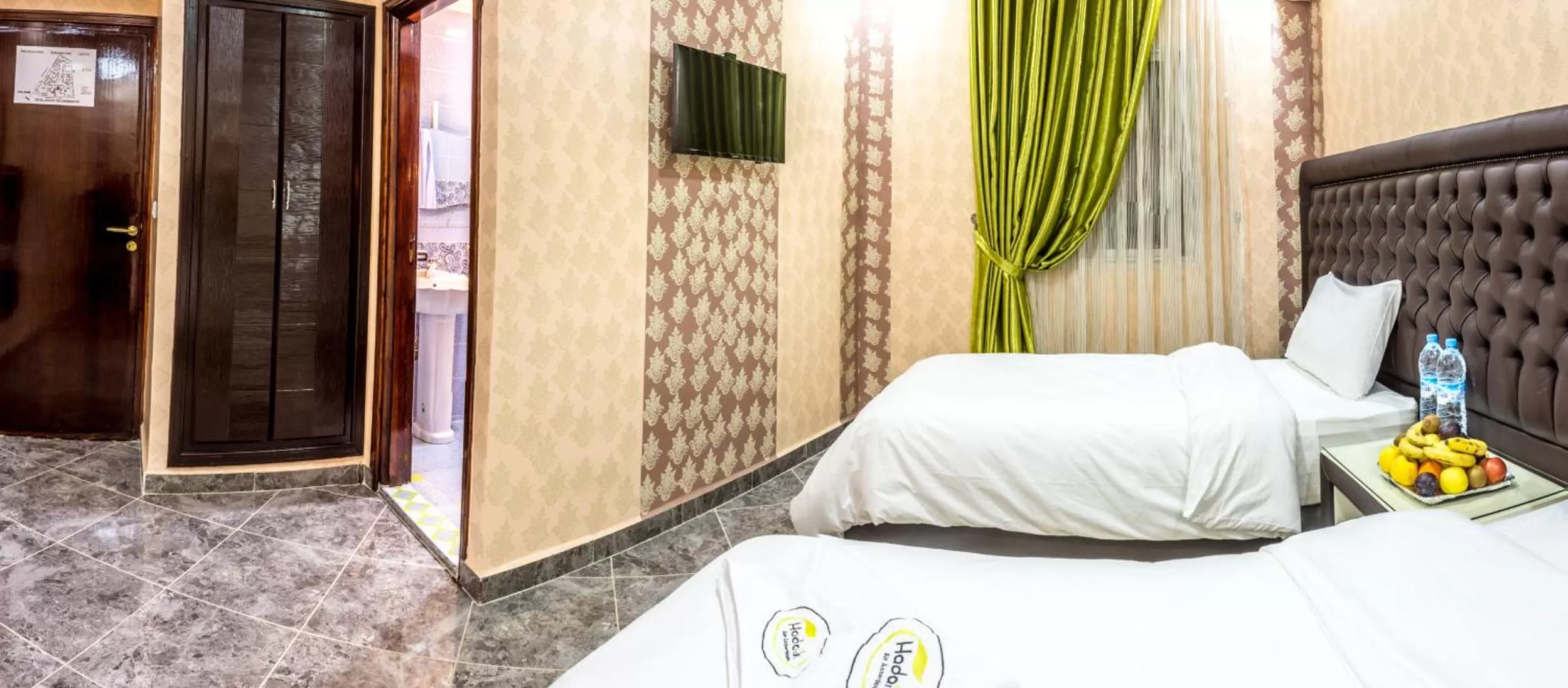 Bed in Hôtel Hadaik Ain Asserdoune