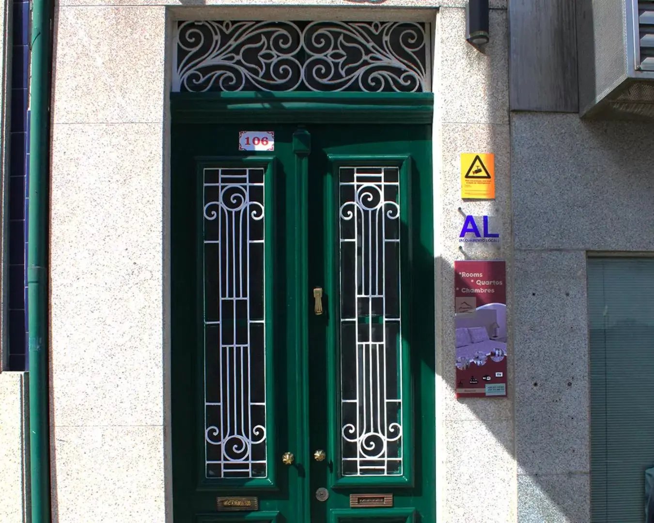 Facade/entrance in HOSPEDARIA LONDRES