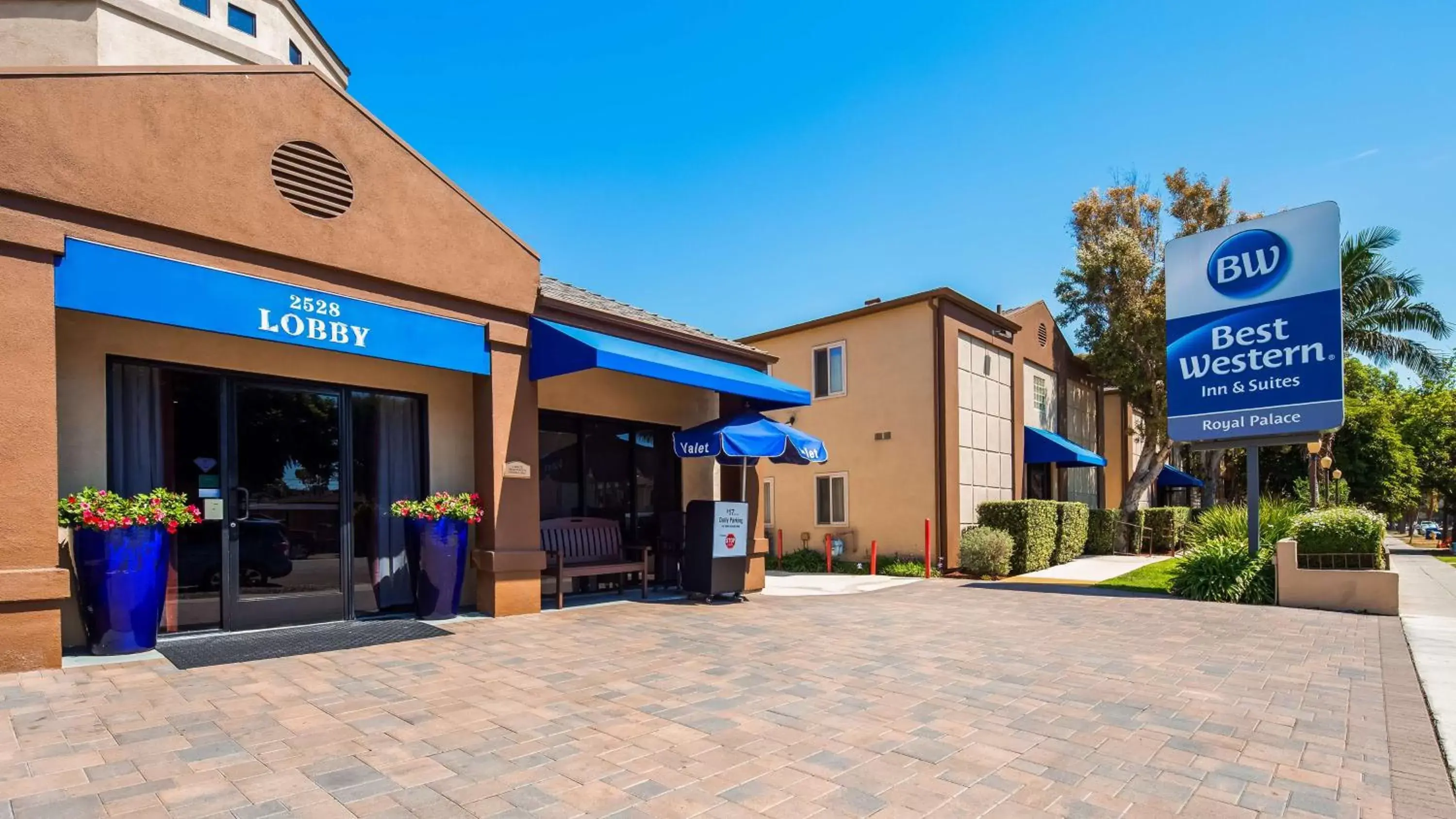 Property building in Best Western Royal Palace Inn & Suites