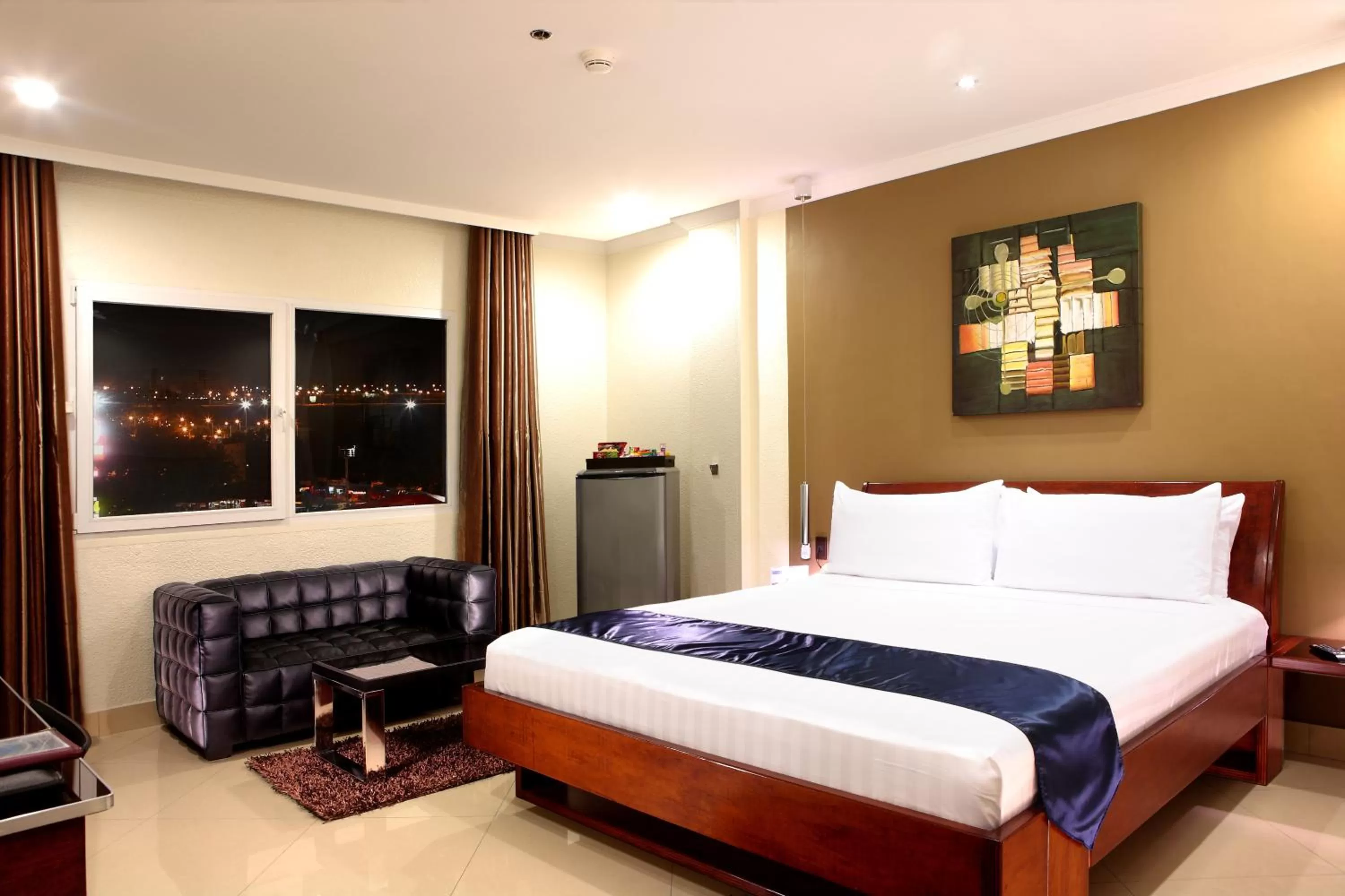 Bedroom, Bed in Queens Hotel Angeles City