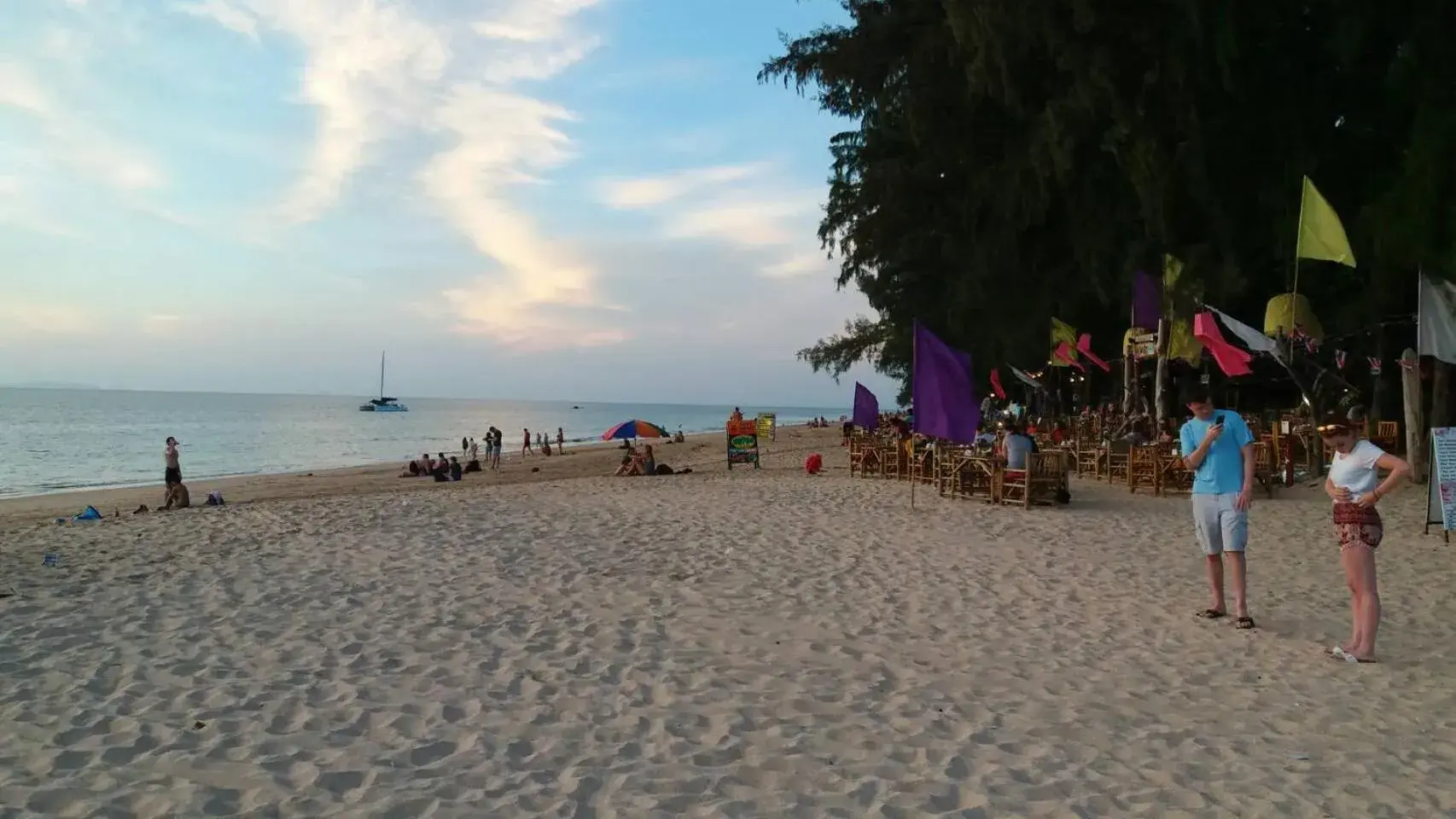 Beach in Lanta Long Beach Hostels