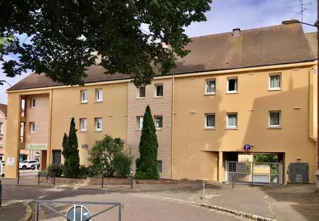 Property Building in B&B HOTEL Chartres Centre Cathédrale