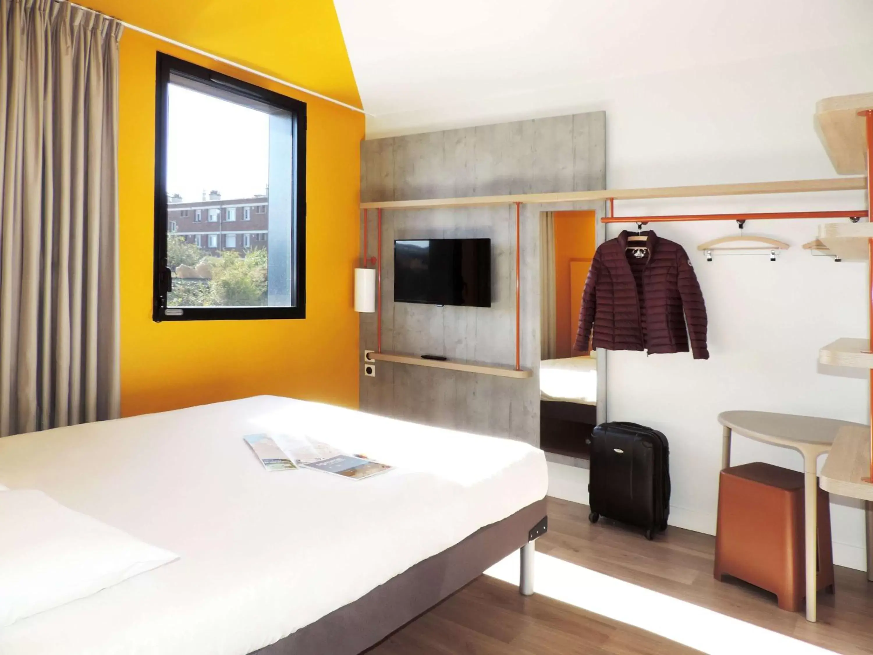 Photo of the whole room, Bed in ibis budget Amiens Centre Gare