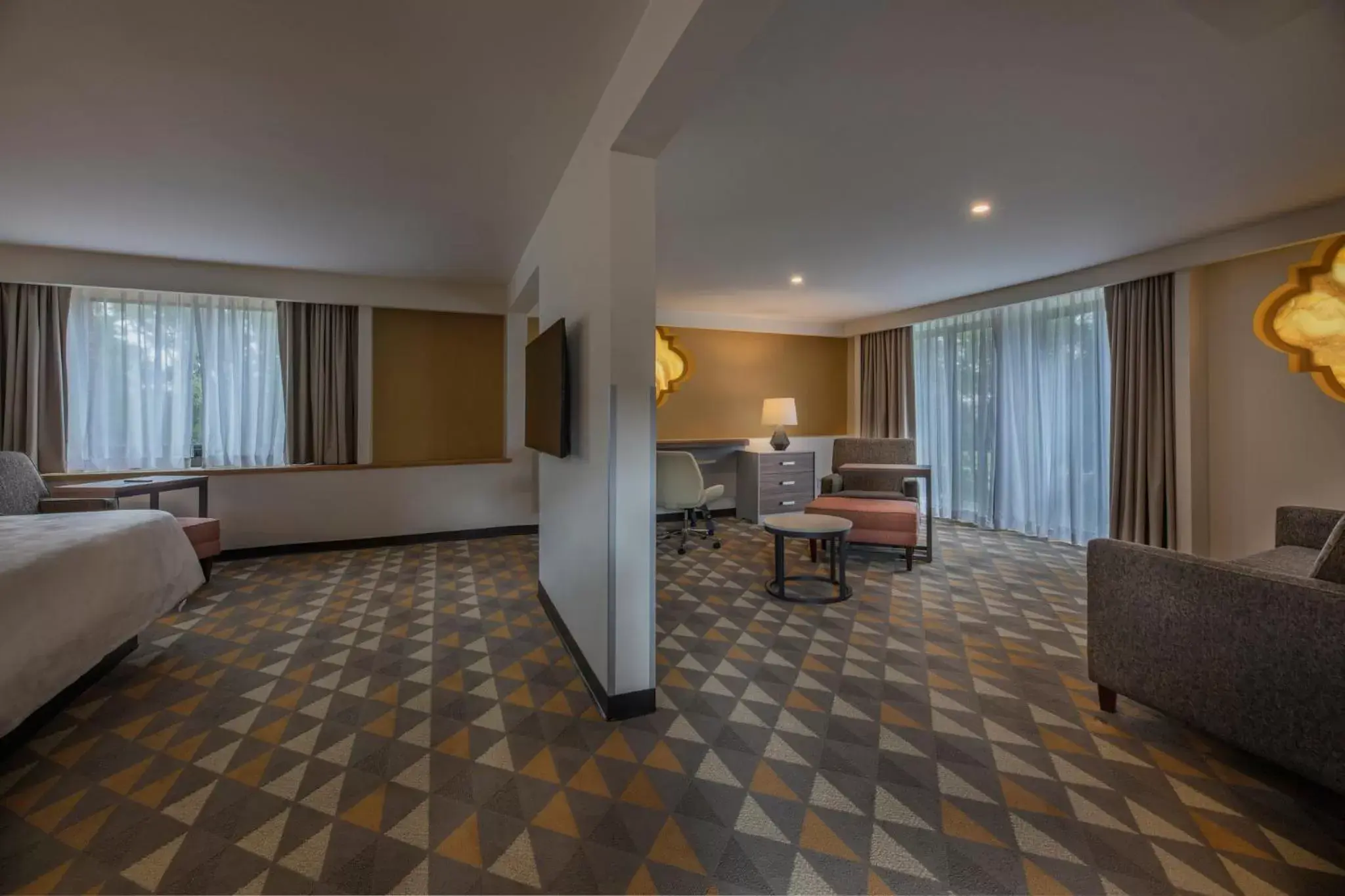 Photo of the whole room, Seating Area in Holiday Inn Tlaxcala, an IHG Hotel