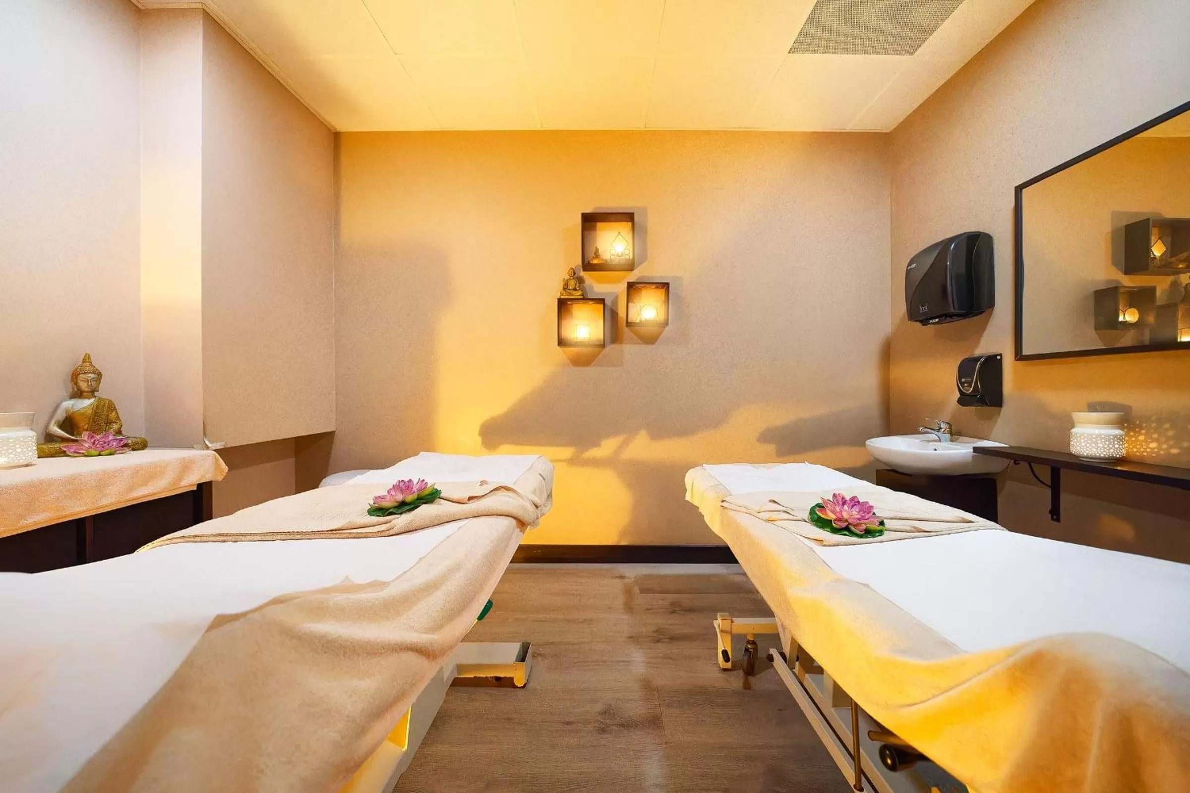 Massage, Bed in Bull Vital Suites & Spa Boutique Hotel - Only Adults