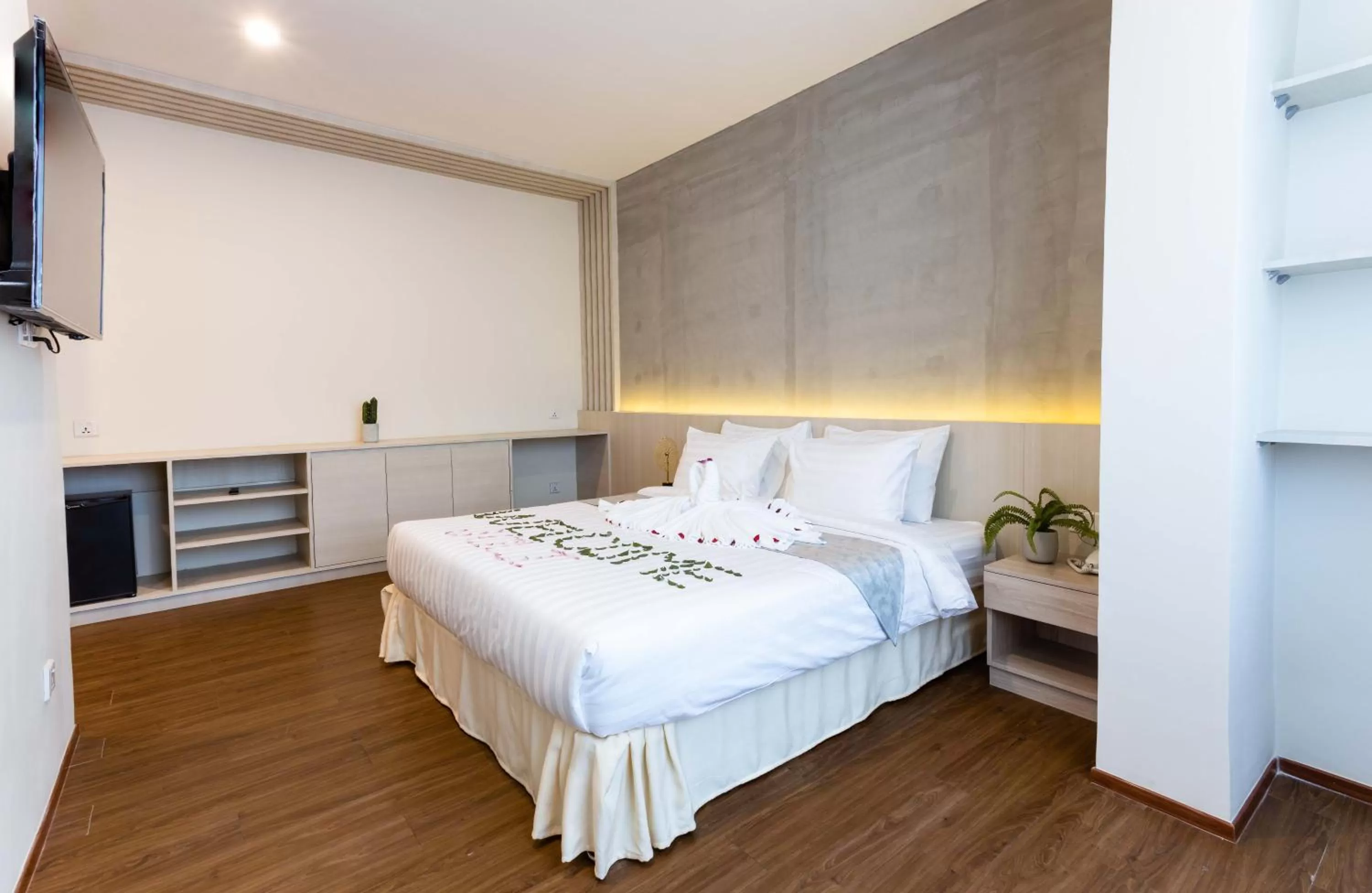 Photo of the whole room, Bed in Joli Hotel