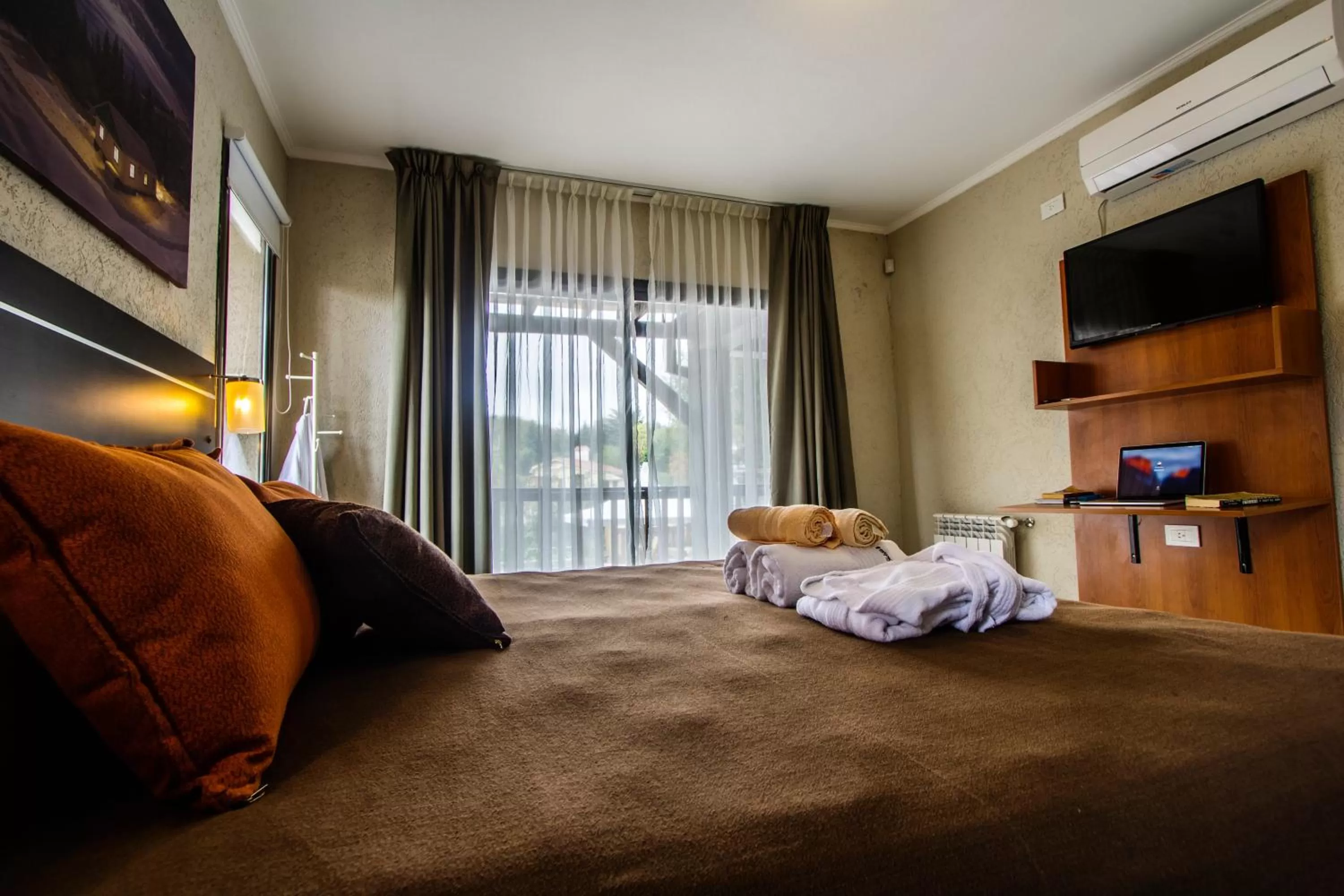 TV and multimedia, Bed in BlackStone Apart Boutique Hotel