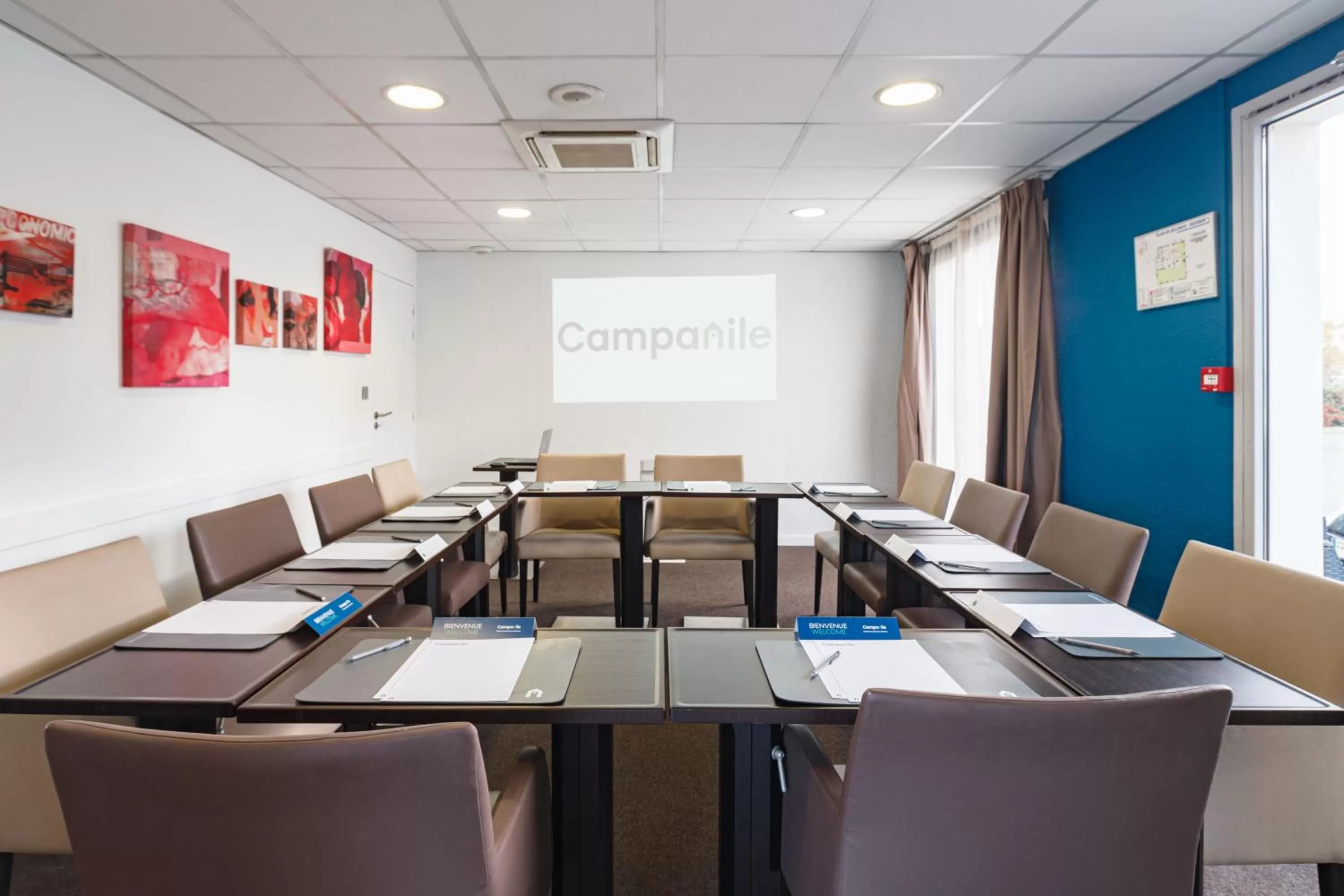 Seating area in Campanile NATURE - Lyon Est Bron Eurexpo