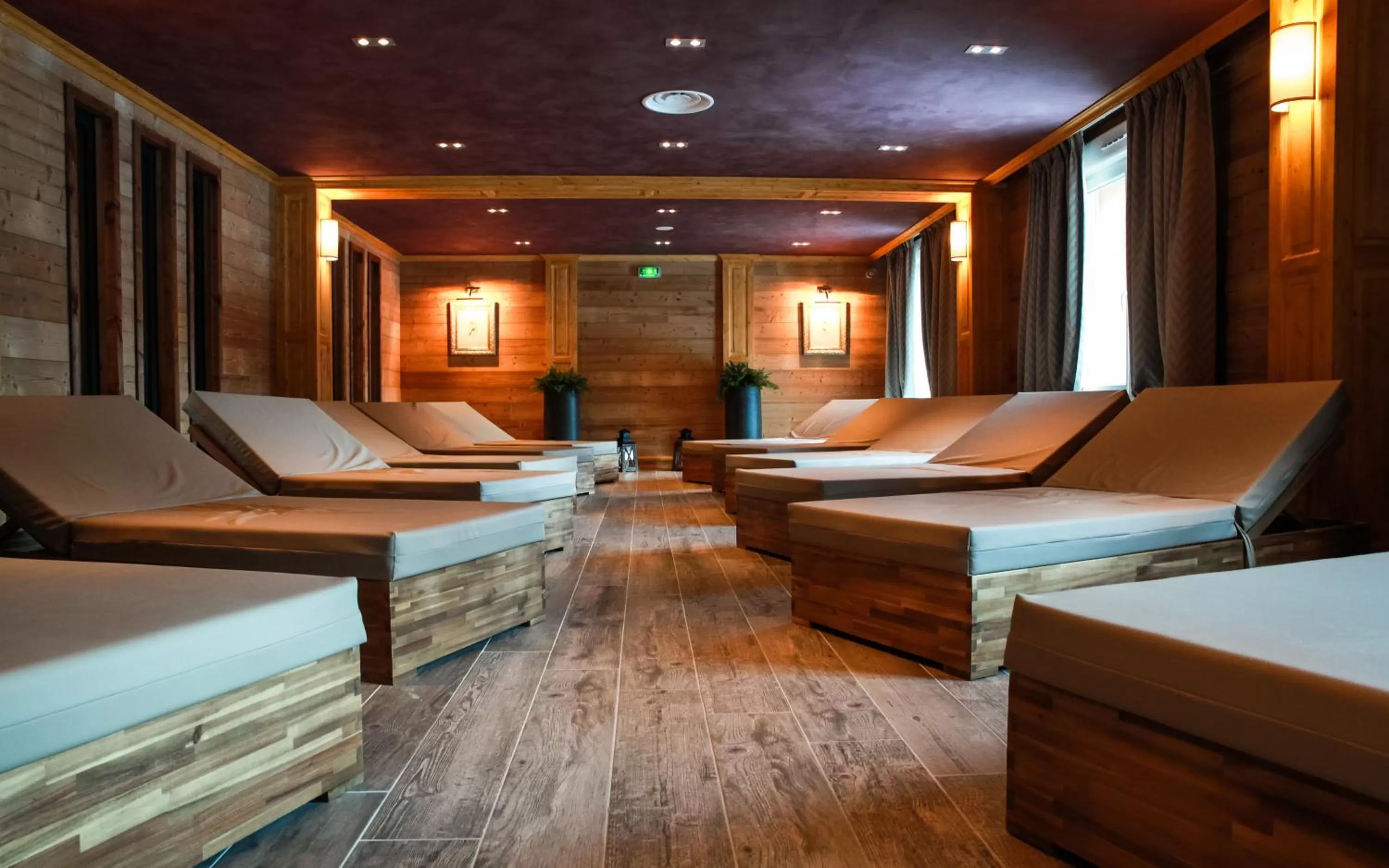 Massage, Bed in Hôtel Restaurant Spa Les Jardins De Sophie