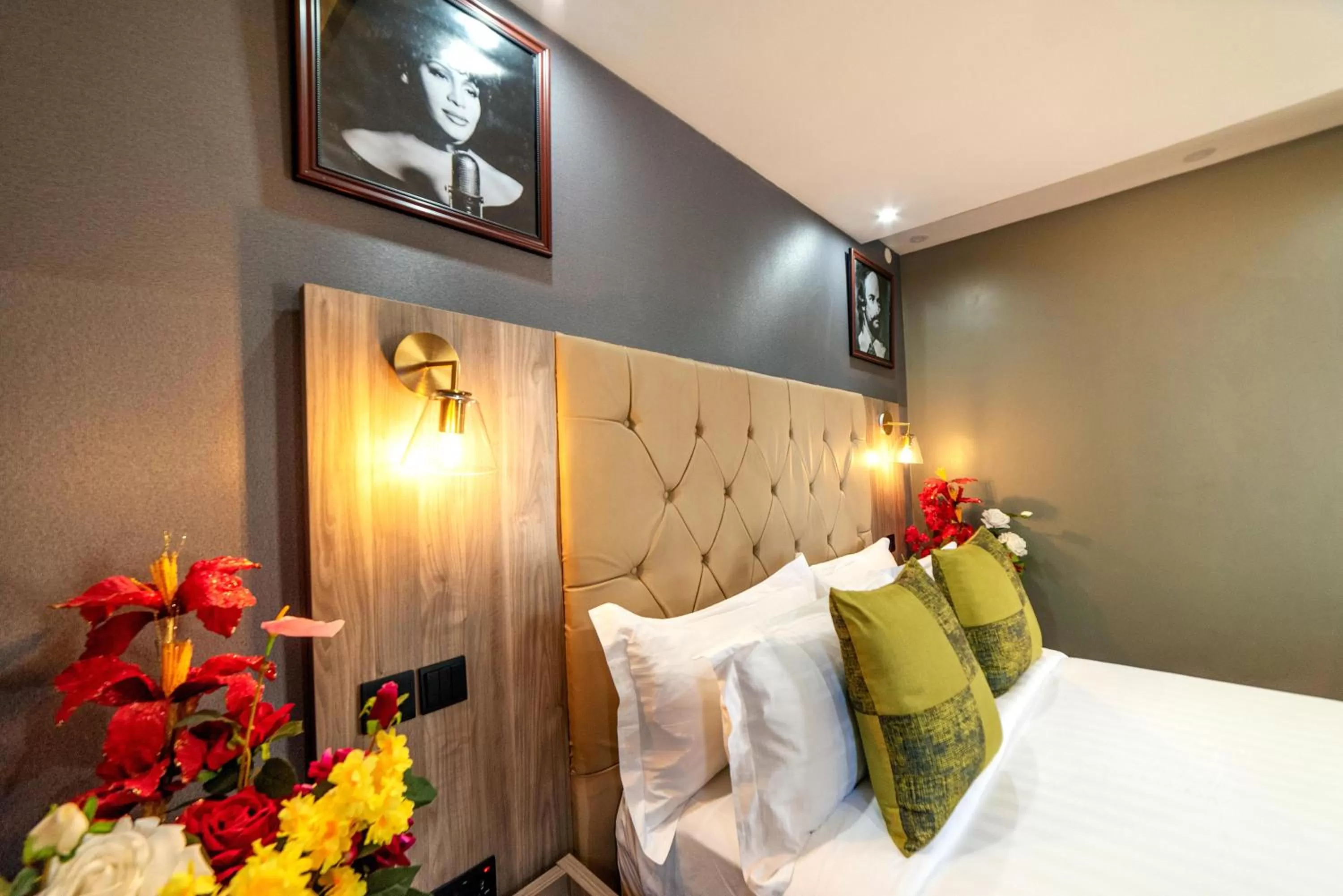 Bed in Afro Park Hotel