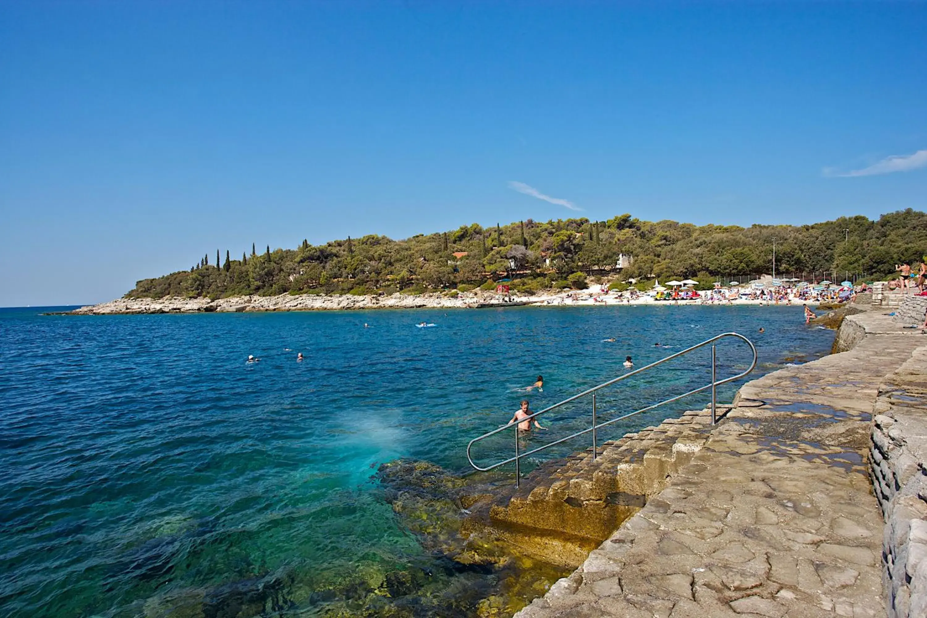 Beach in Verudela Villas