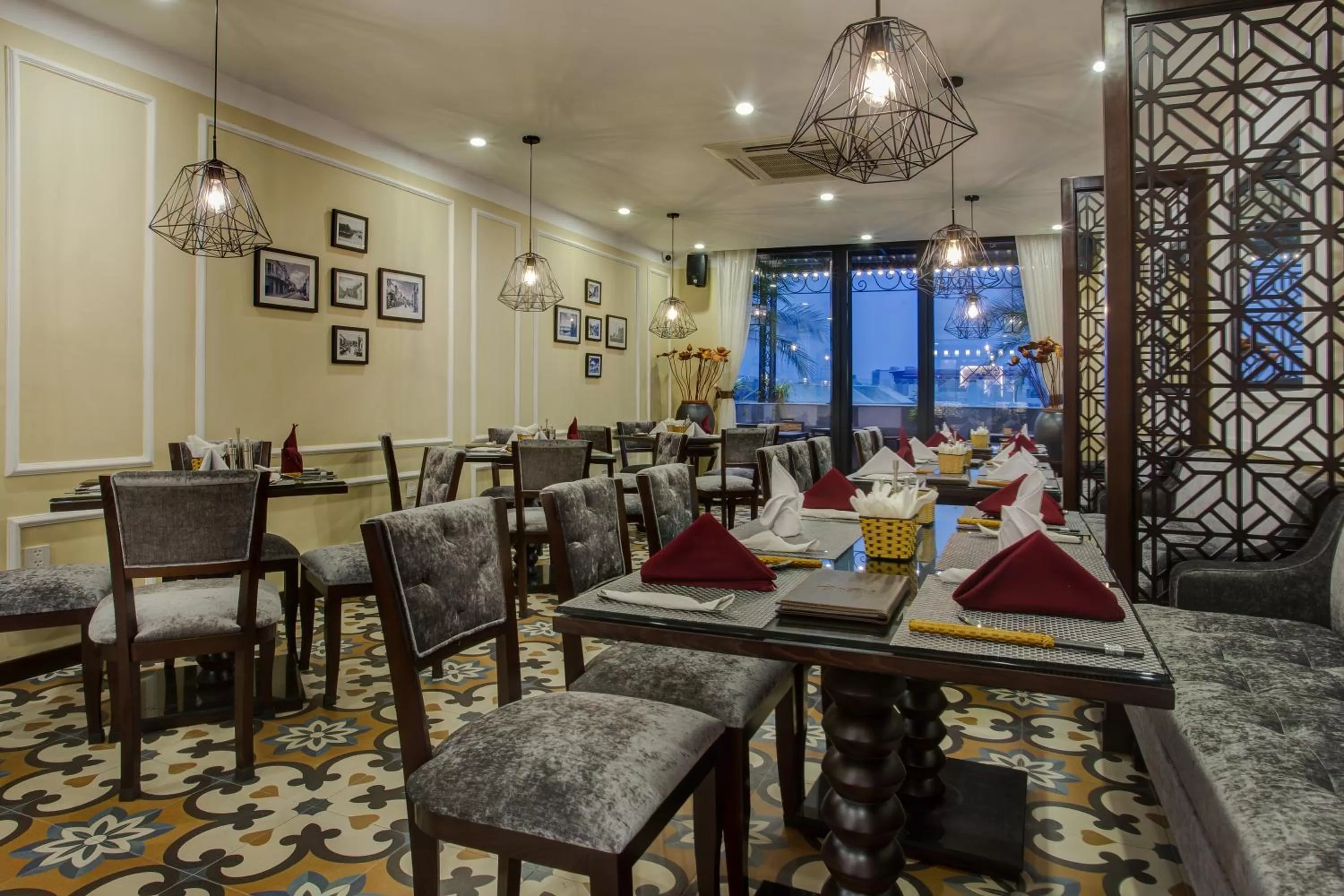 Restaurant/places to eat in Hanoi Marvellous Hotel & Spa