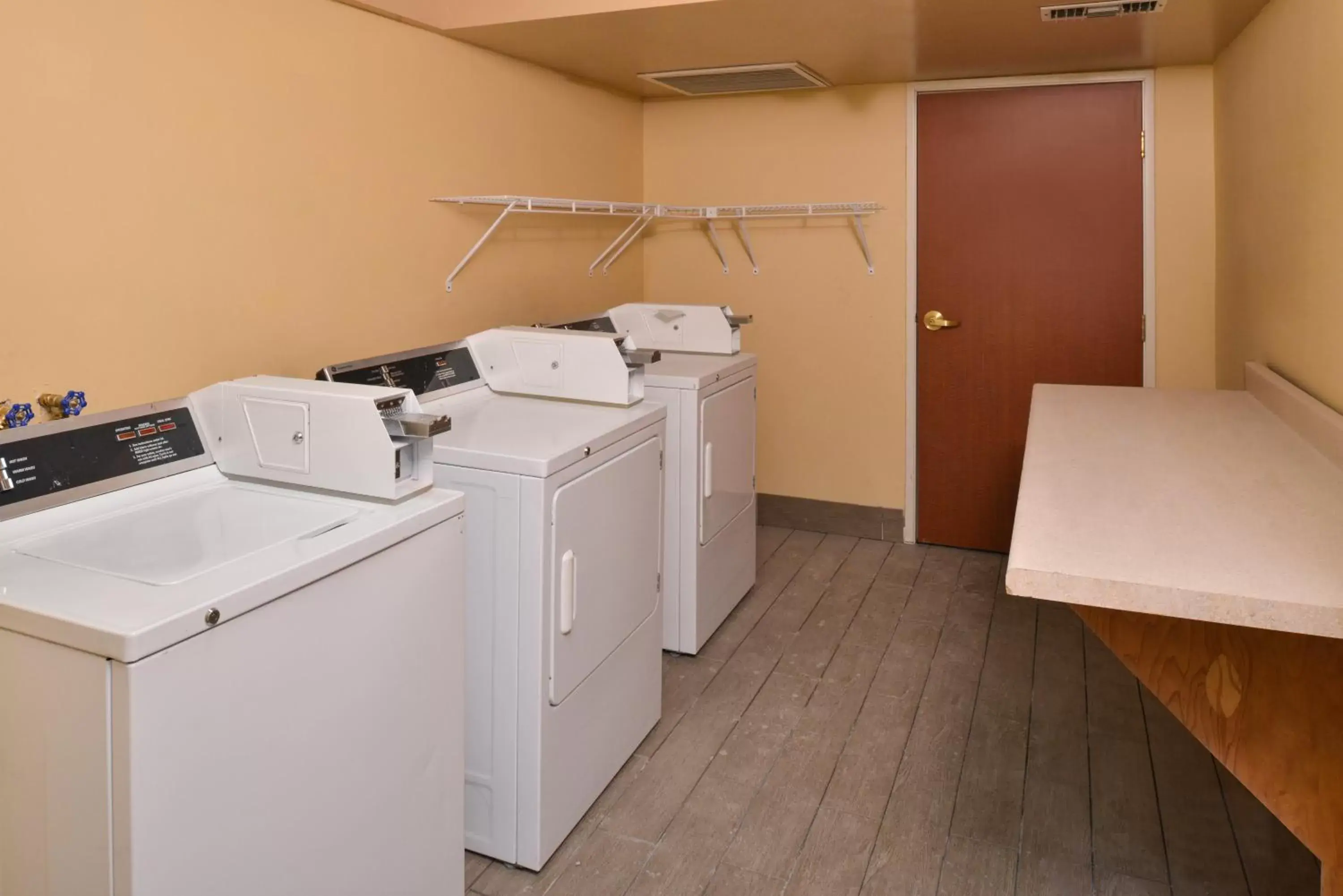 Other, Kitchen/Kitchenette in Holiday Inn Express Hotel & Suites El Centro, an IHG Hotel