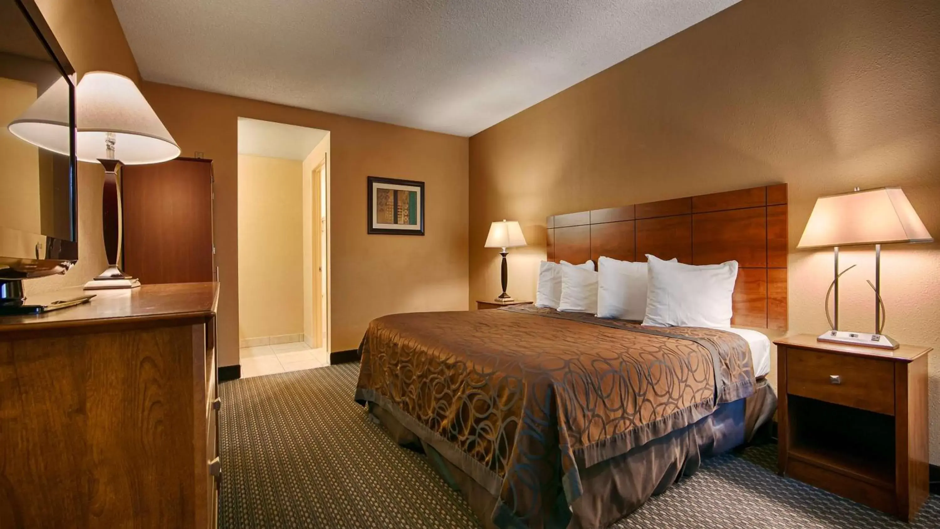 Photo of the whole room, Bed in Best Western Santee Lodge