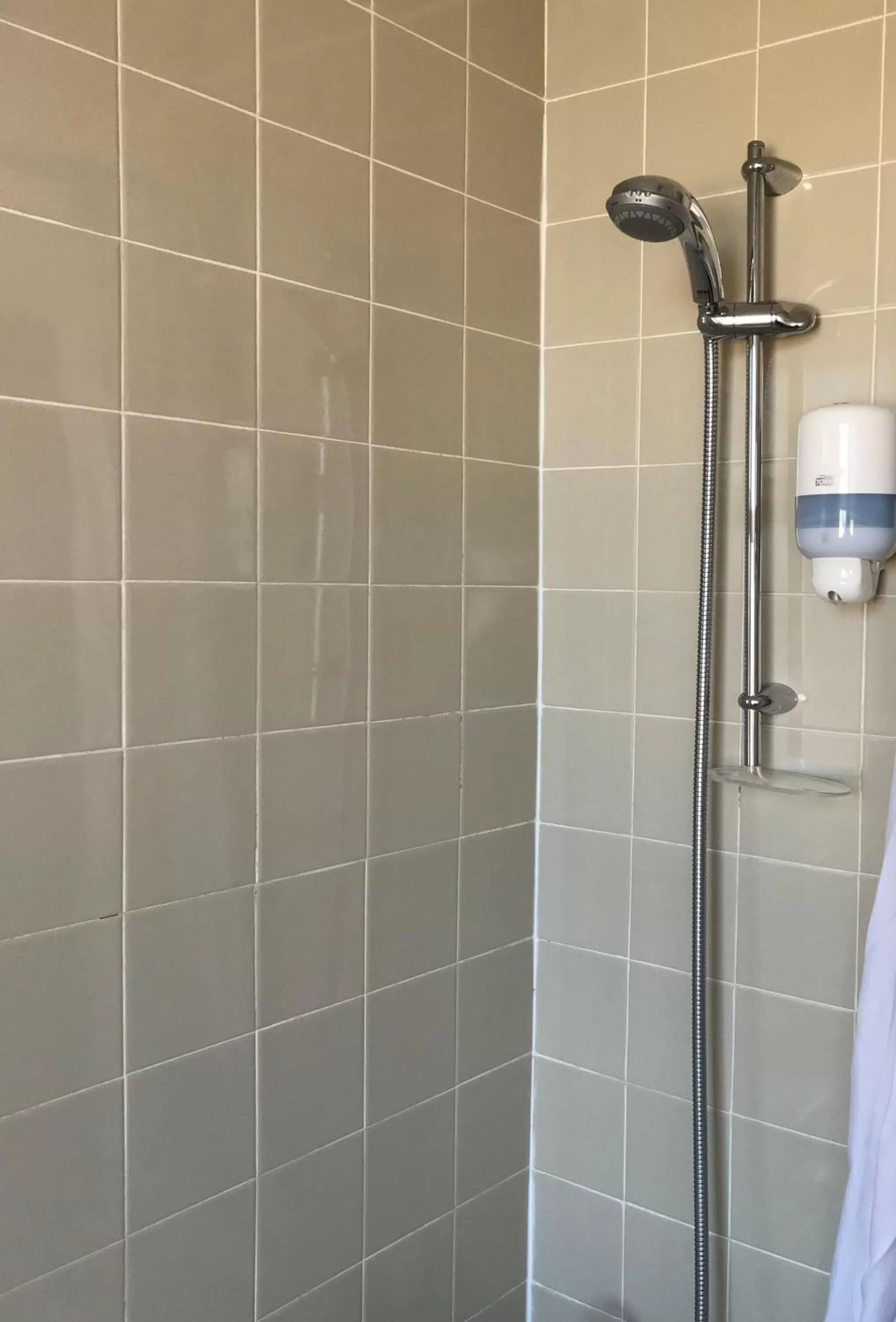 Shower in Stotfield Hotel