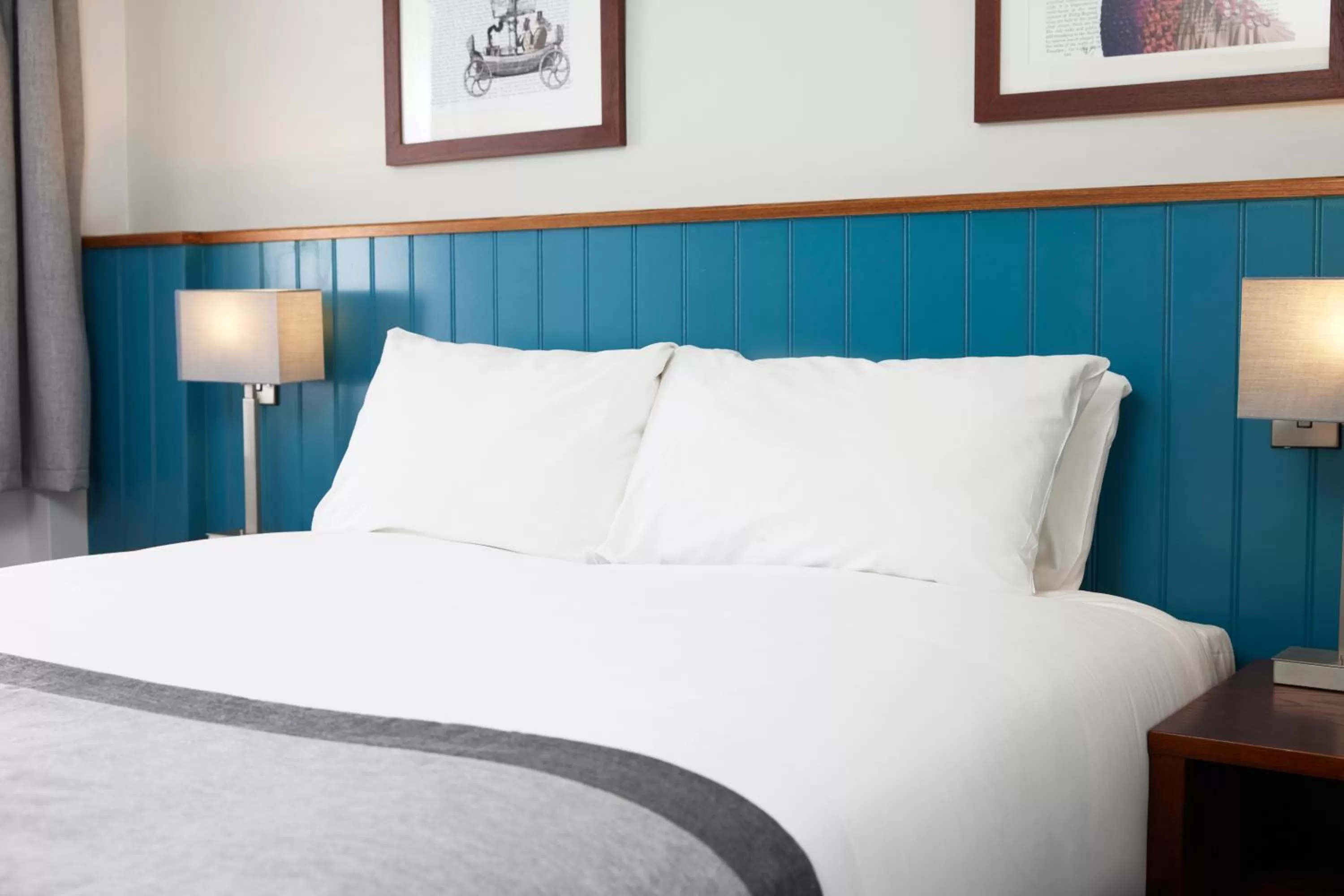 Bed in Highwayman By Greene King Inn