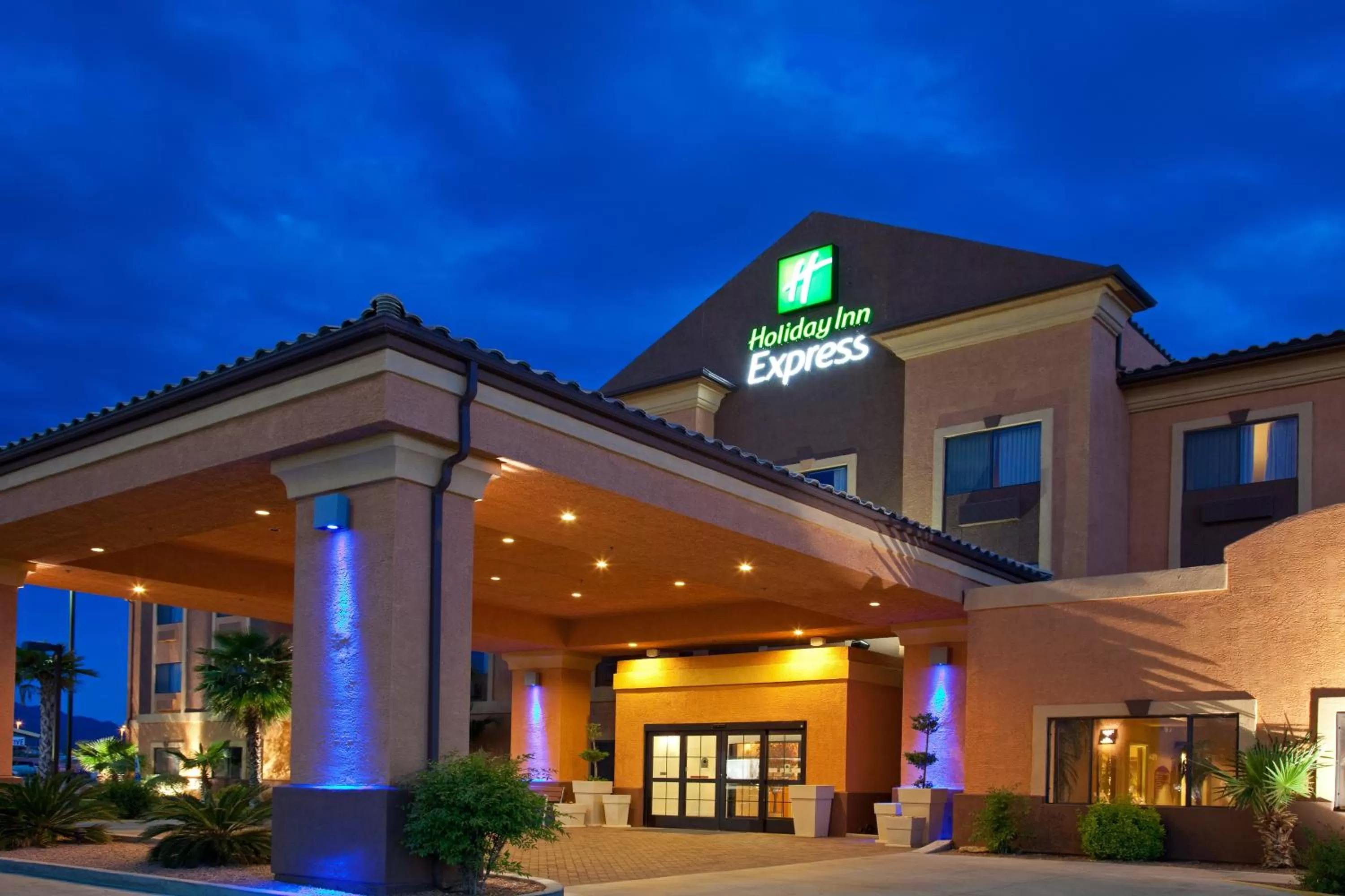 Property building in Holiday Inn Express Kingman by IHG