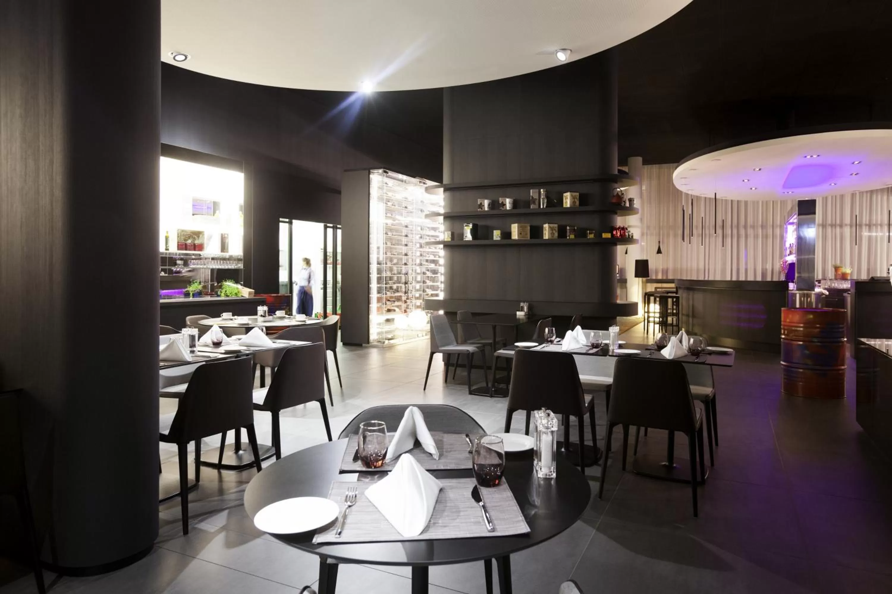 Restaurant/places to eat in Novotel Basel City