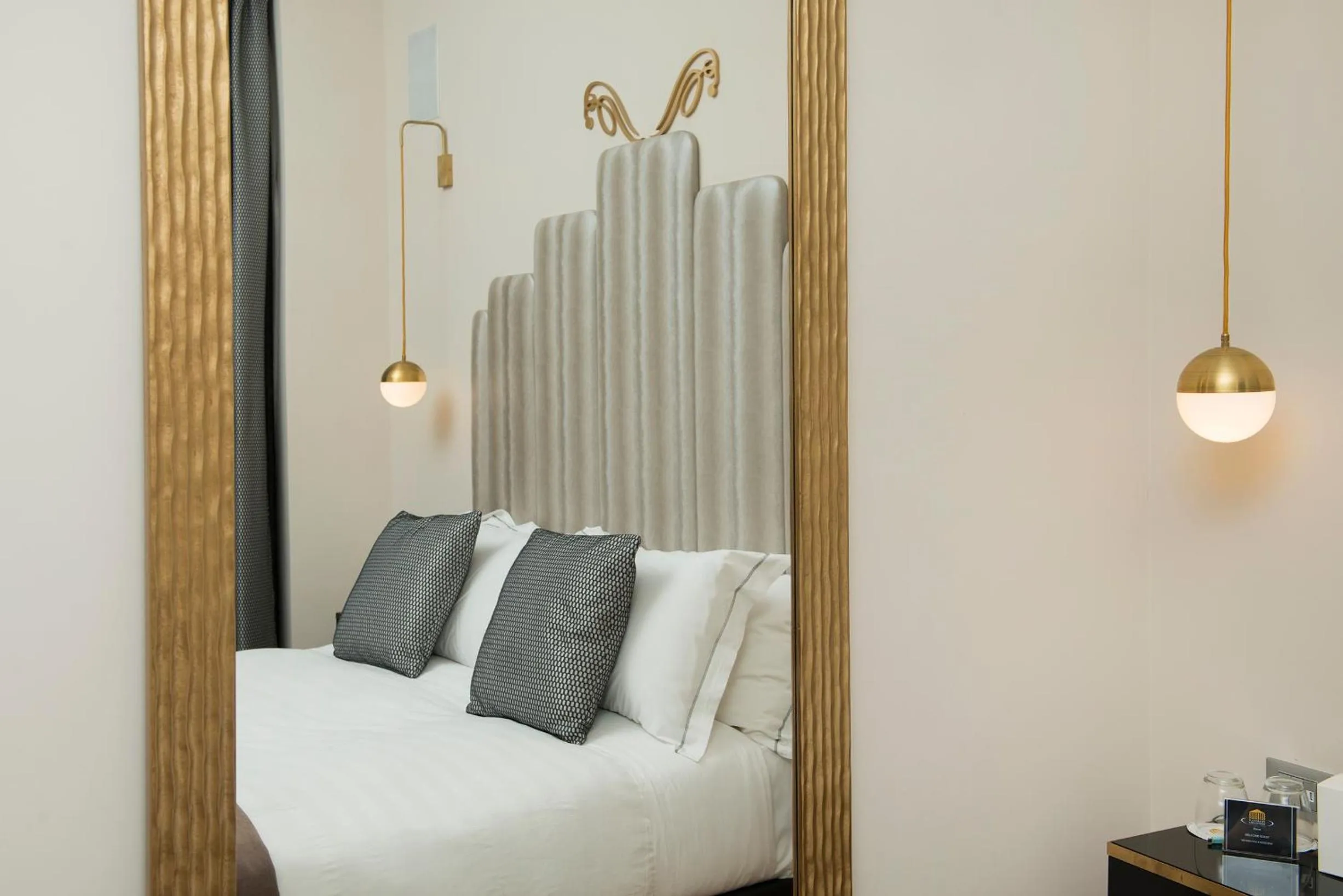 Bed in Torre Argentina Relais - Residenze di Charme