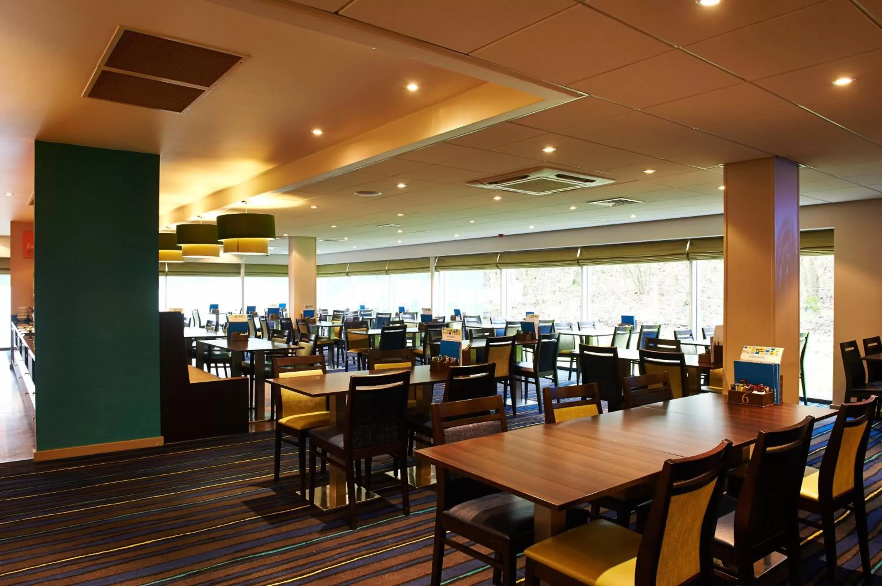 Restaurant/Places to Eat in Holiday Inn Express Manchester Airport, an IHG Hotel