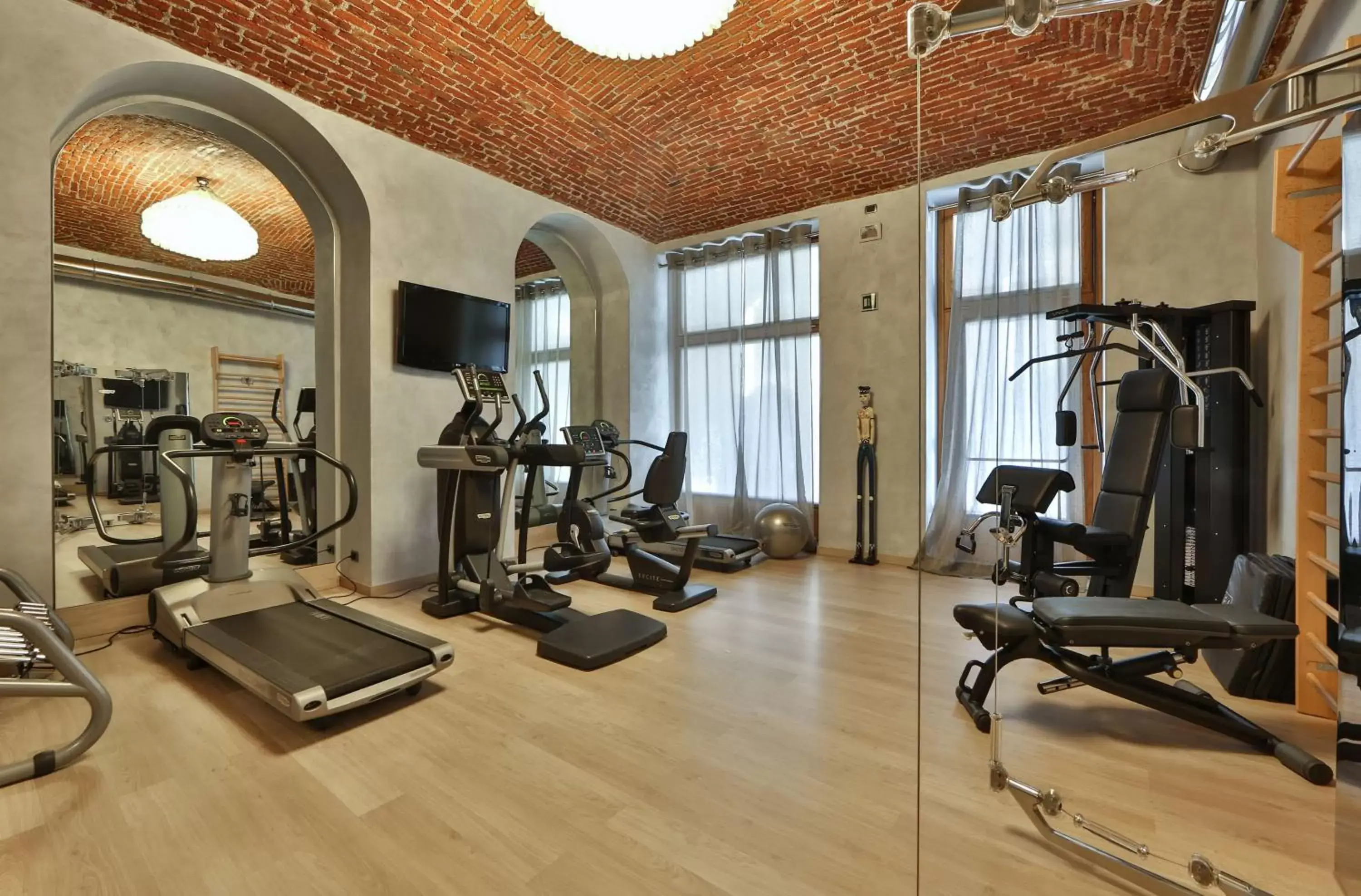 People, Fitness Center/Facilities in Best Western Plus Hotel Genova