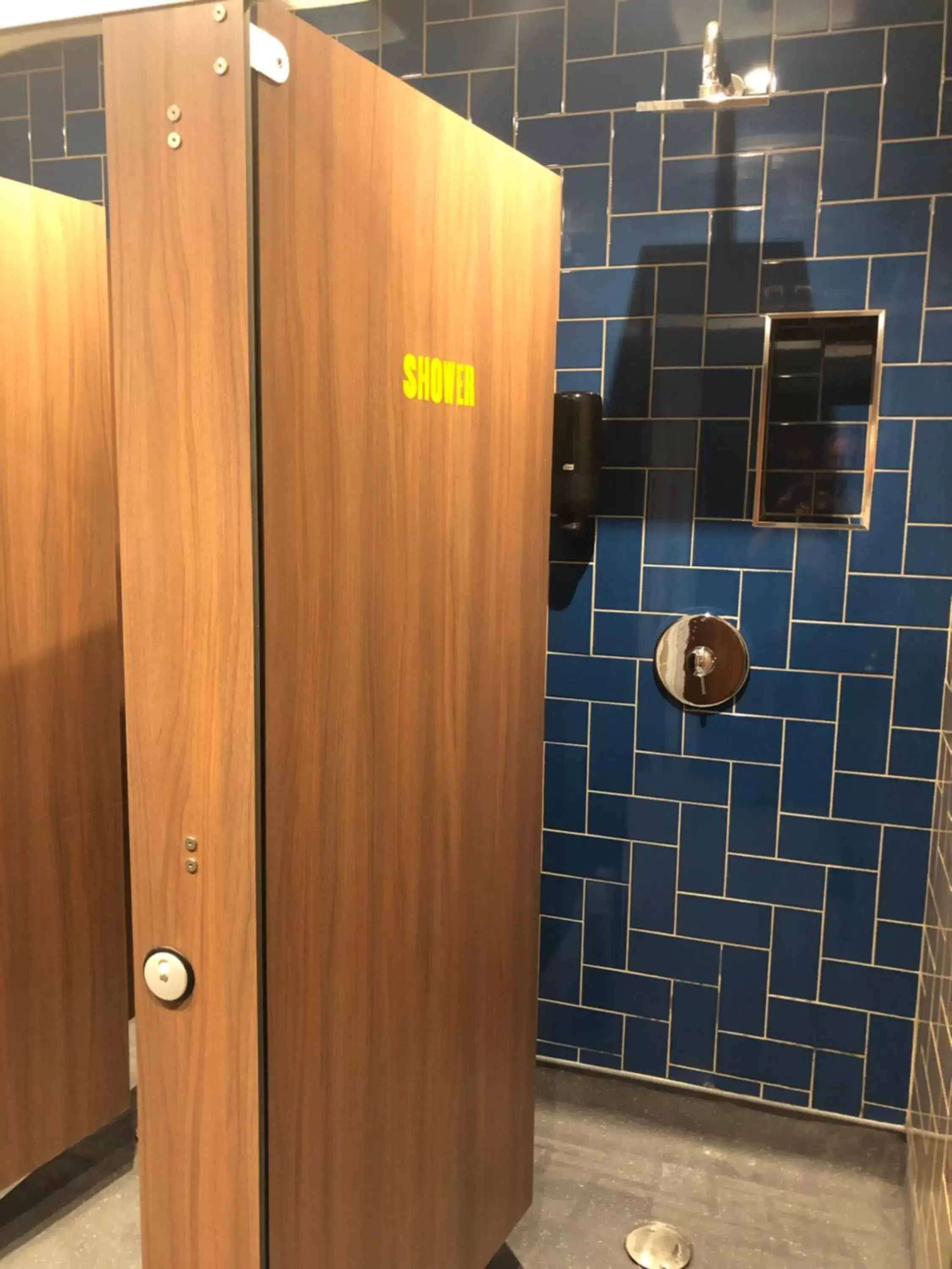 Shower, Bathroom in PubLove @ The Steam Engine,Waterloo
