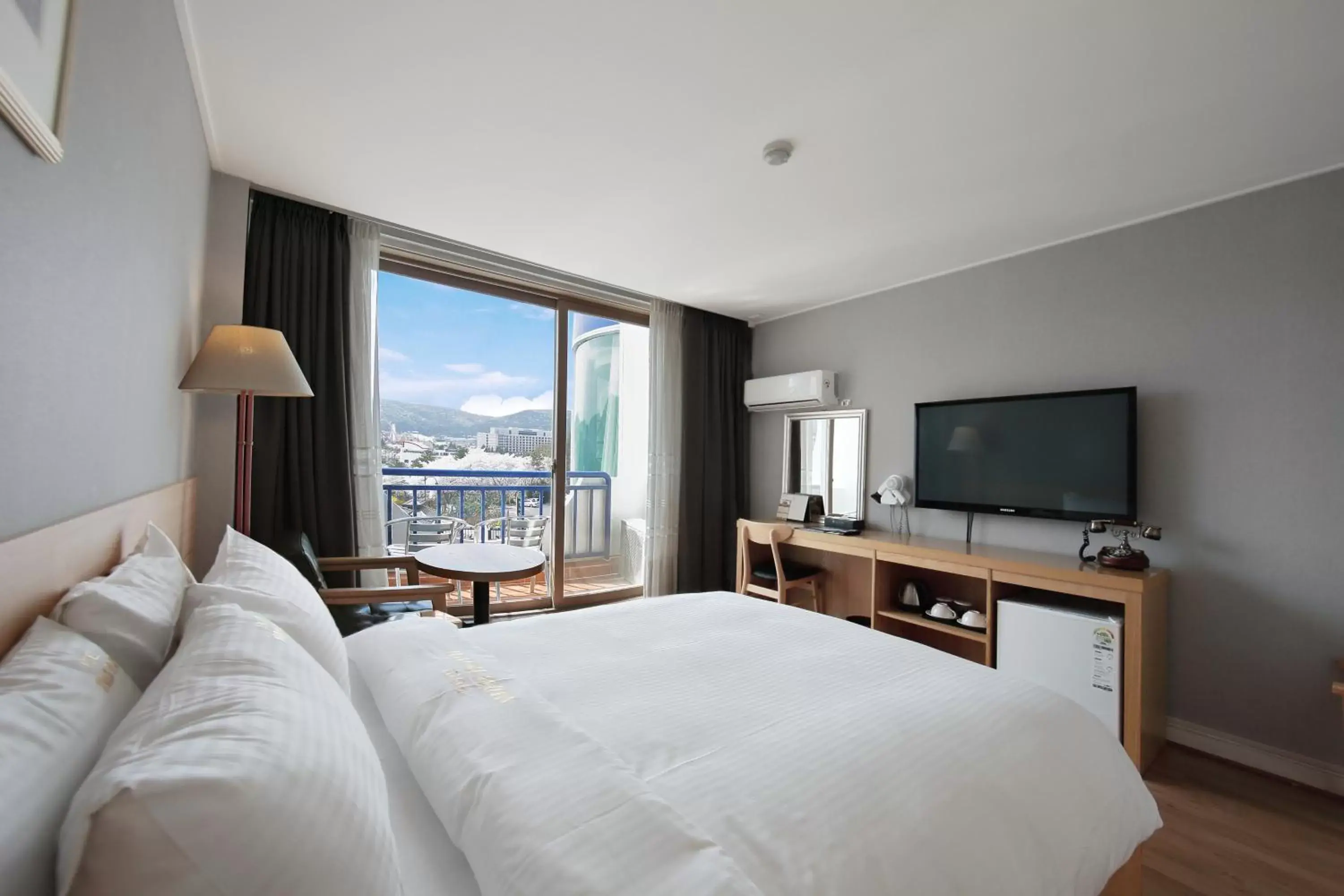 City view in Benikea Swiss Rosen Hotel