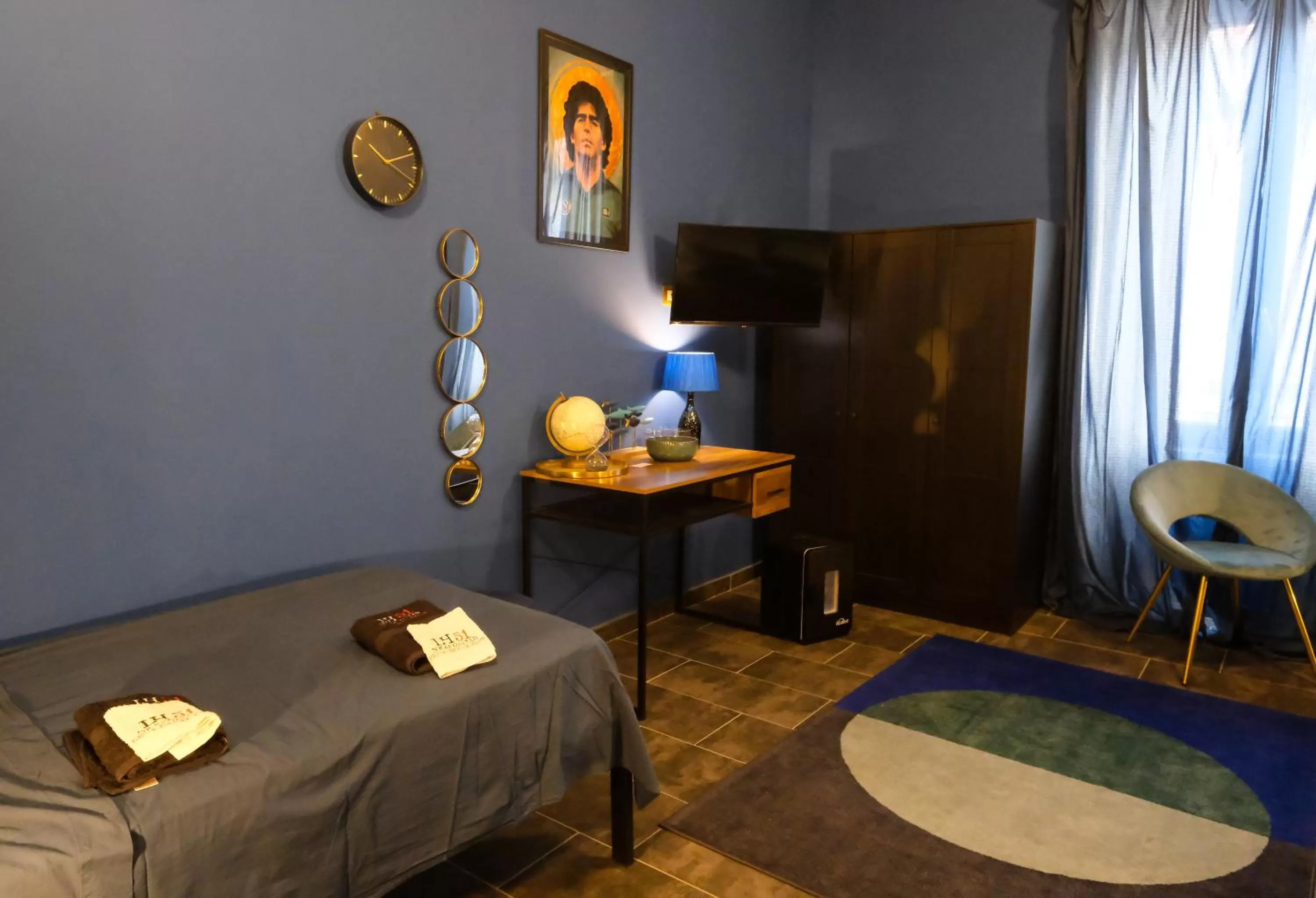 Bedroom, Bed in LH51 B&B