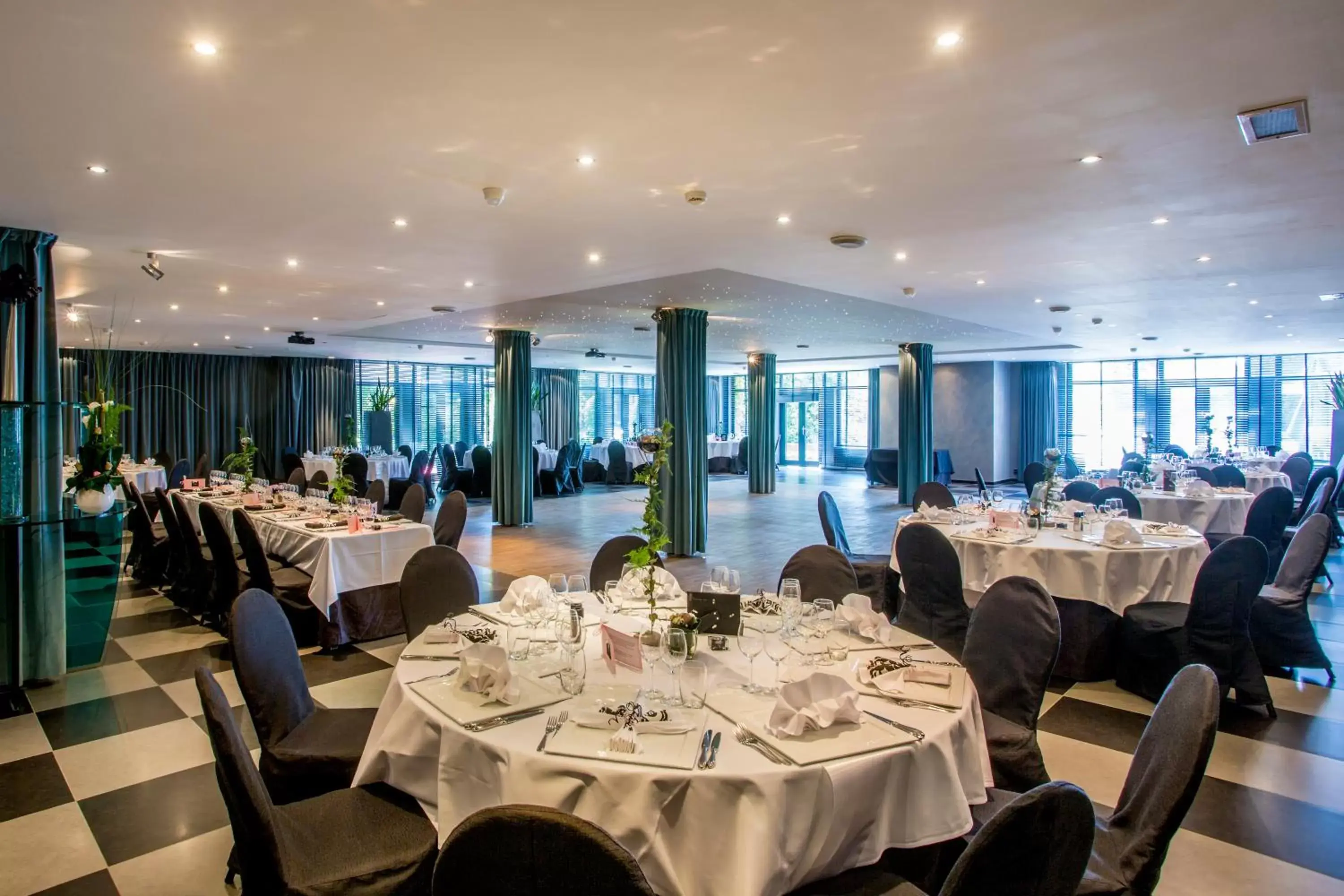 Banquet/Function facilities, Restaurant/Places to Eat in Van der Valk Hotel Beveren