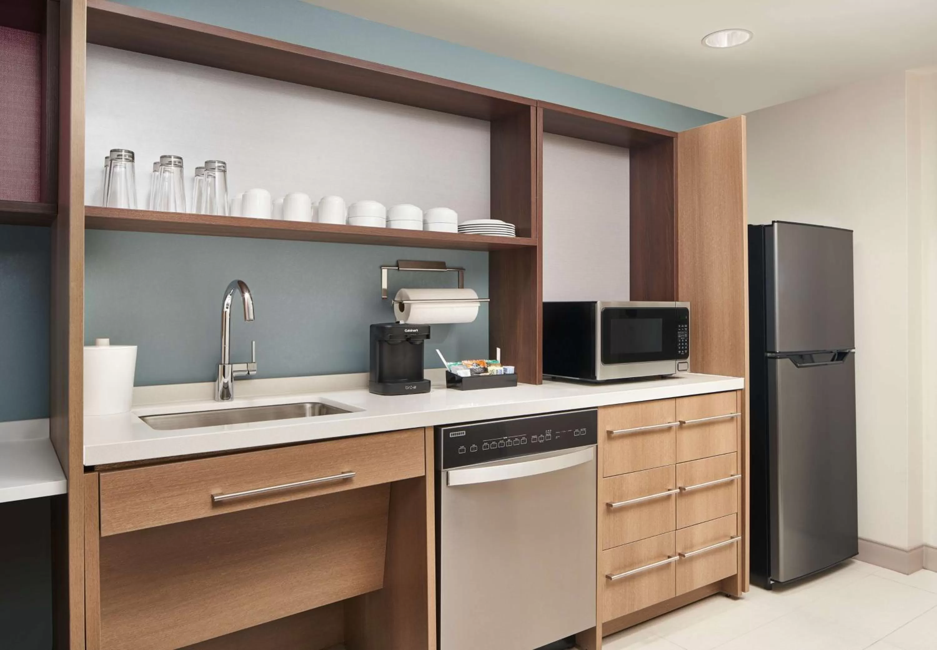 Kitchen or kitchenette in Home2 Suites By Hilton Palm Bay I 95