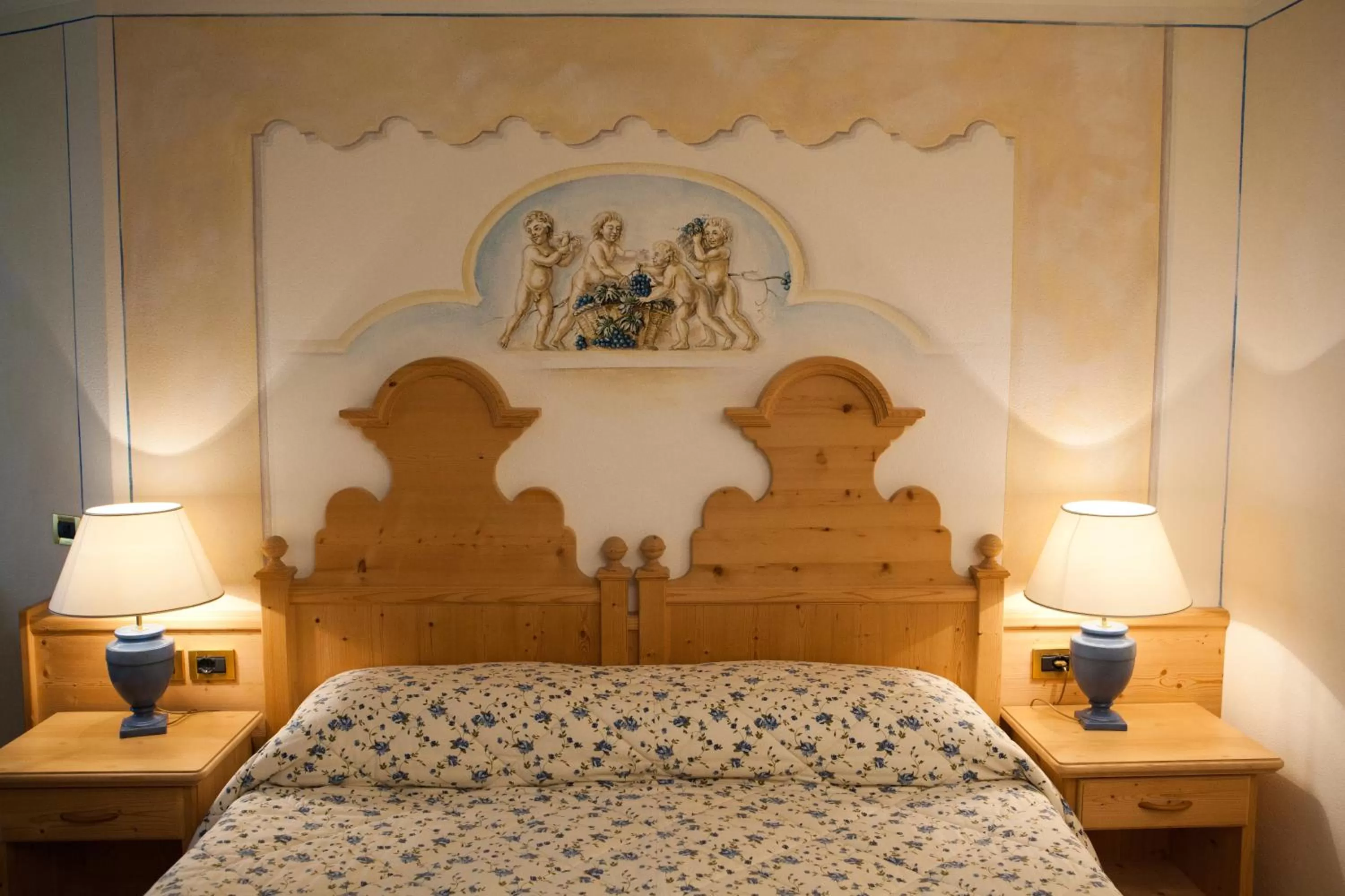 Bed in Hotel Sassongher