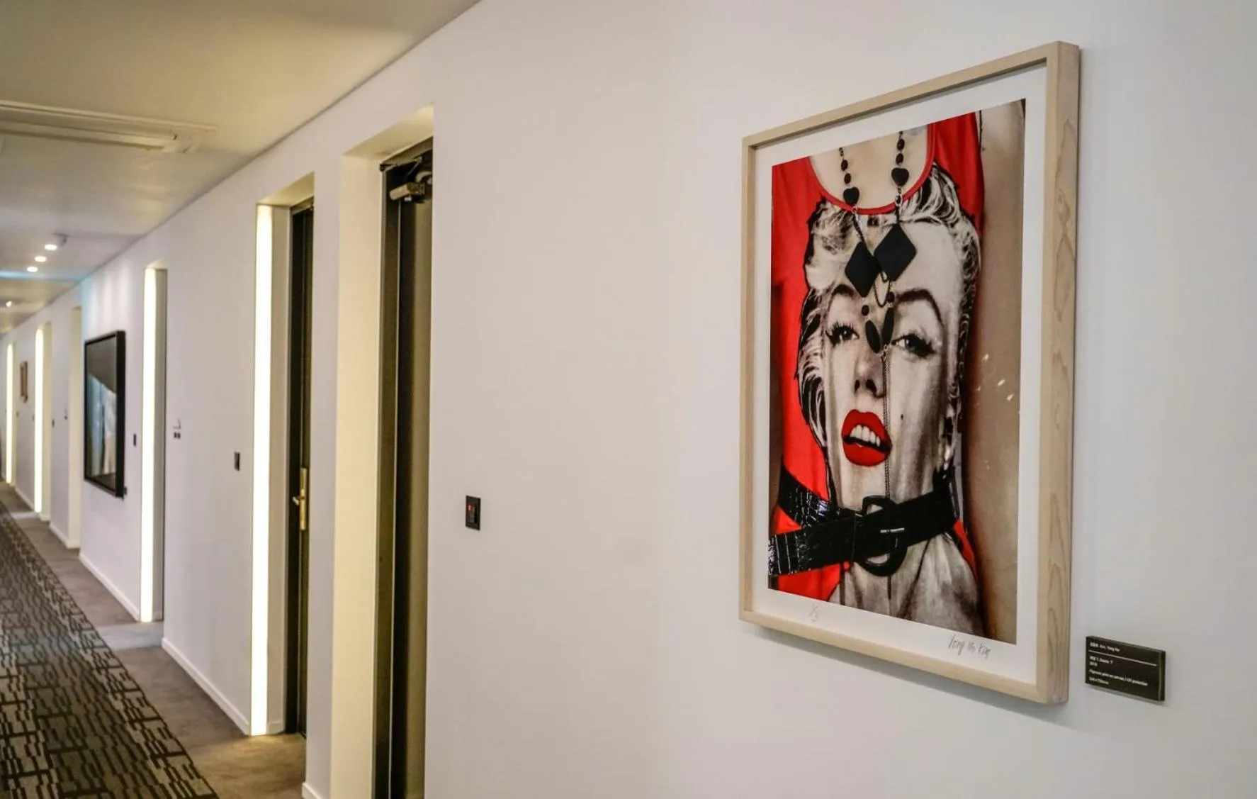 Decorative detail in Mipo Oceanside Hotel