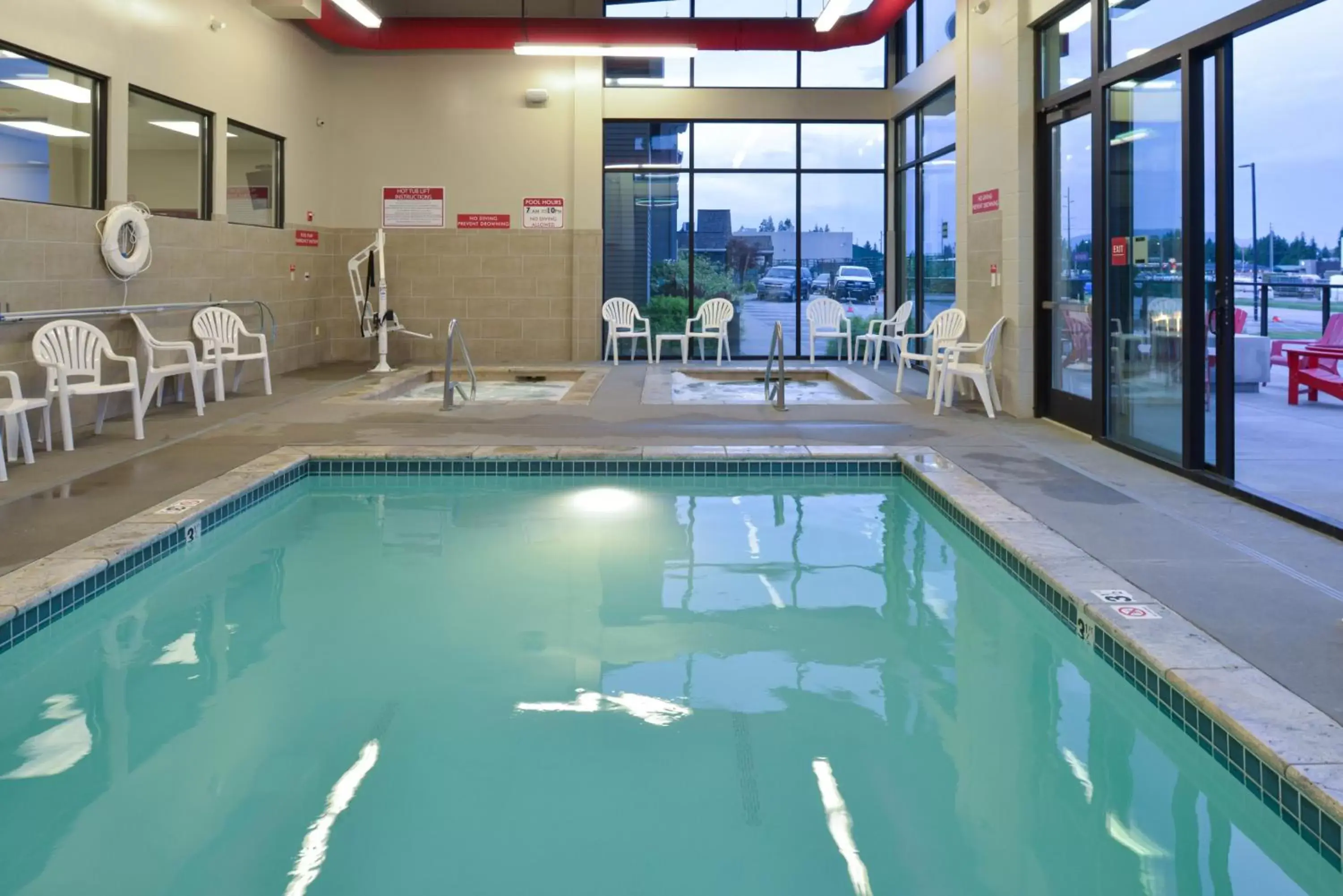 Patio, Swimming Pool in Hotel Ruby Sandpoint